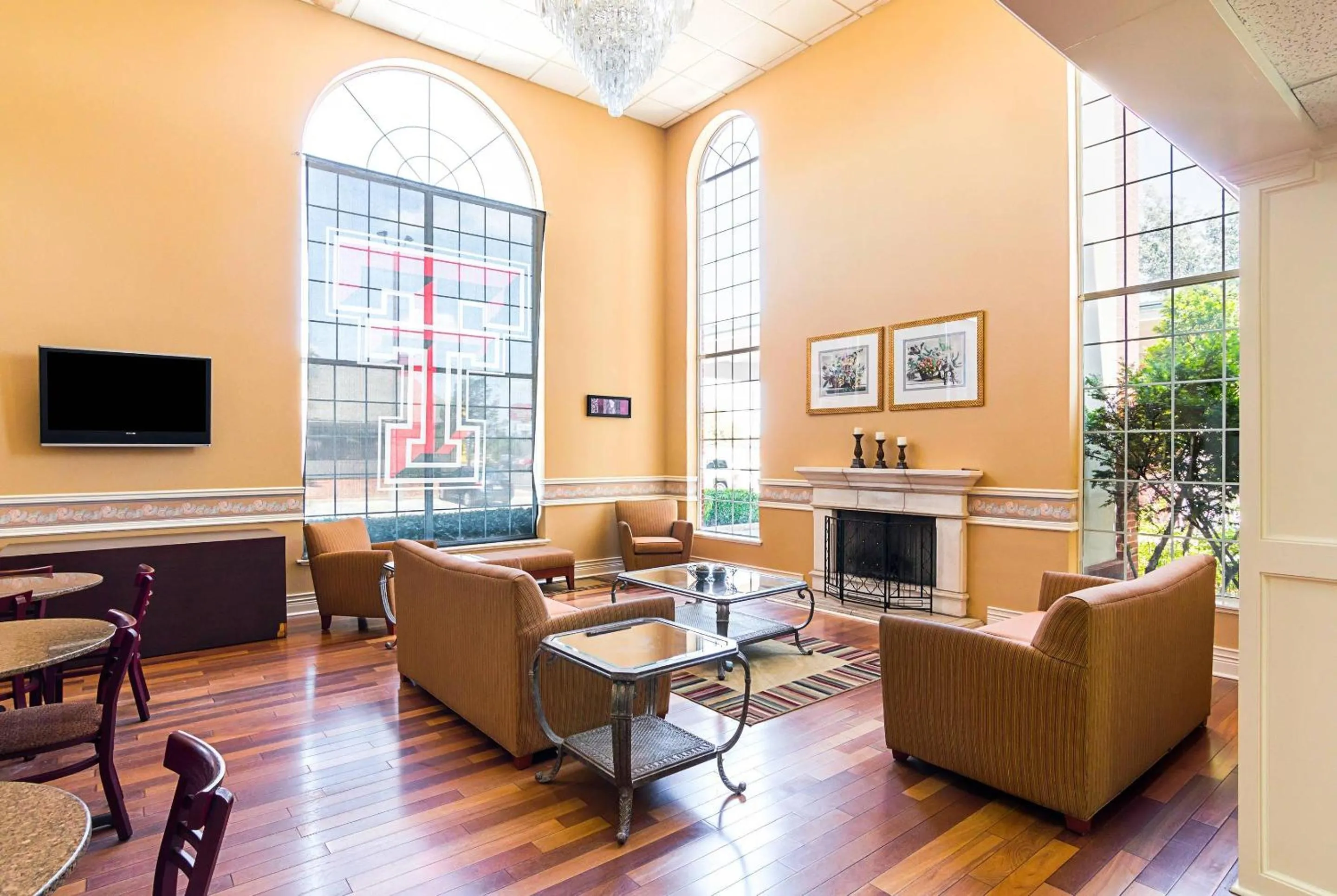 Lobby or reception in Quality Suites Lubbock Southwest