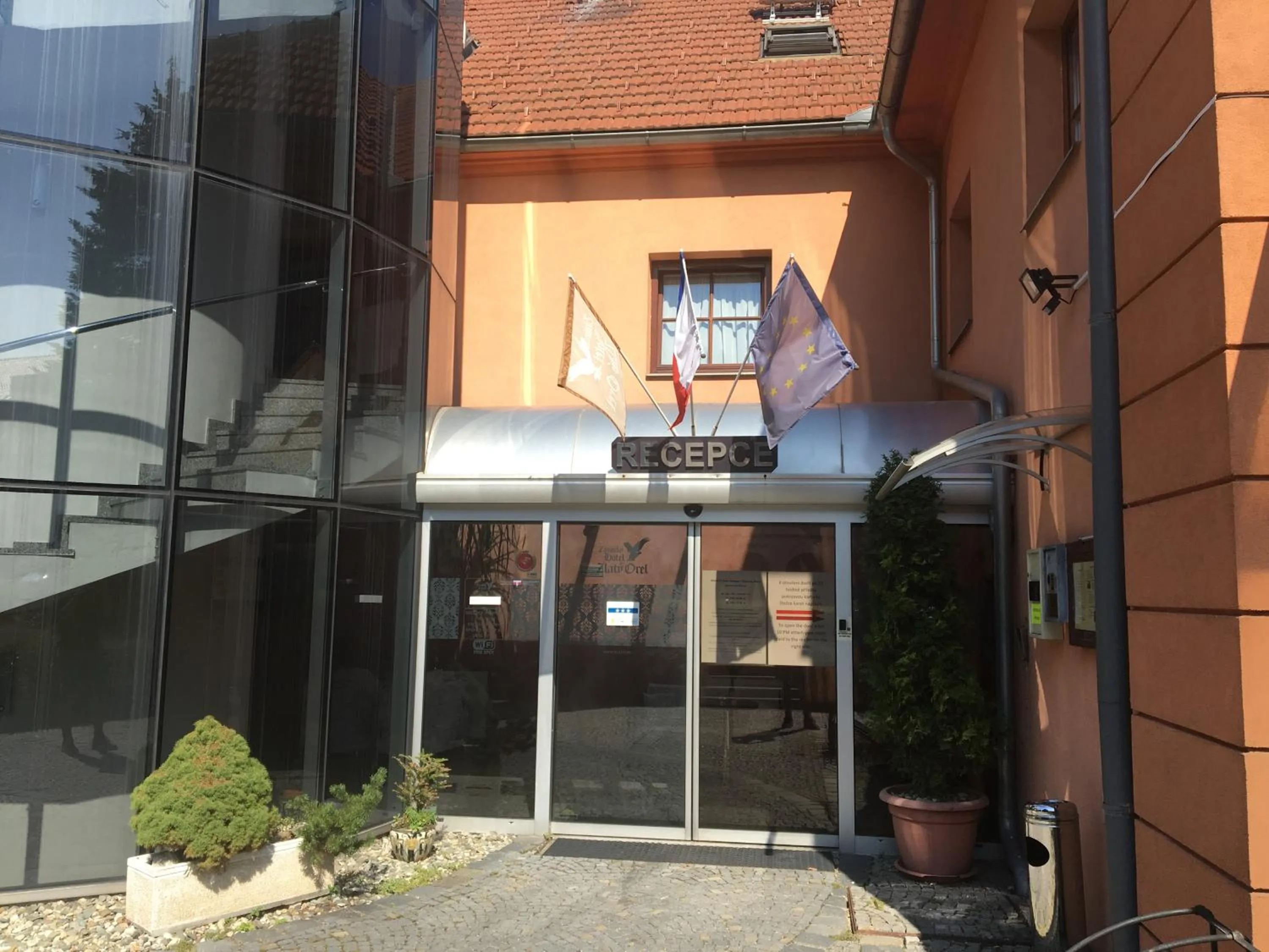 Facade/entrance in Zámecký Hotel Zlatý Orel
