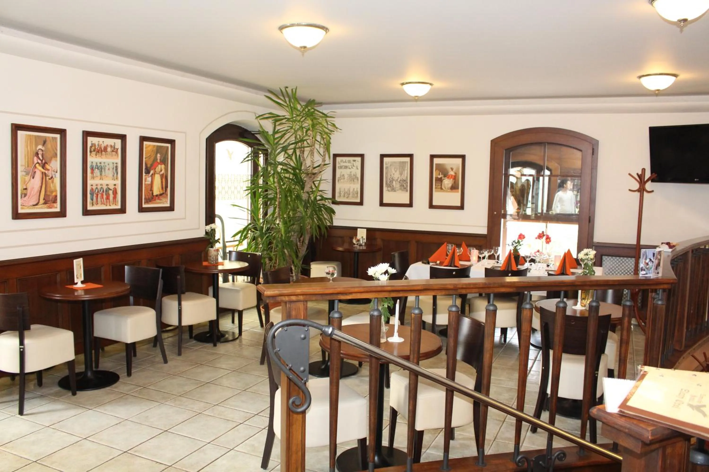 Restaurant/places to eat in Zámecký Hotel Zlatý Orel