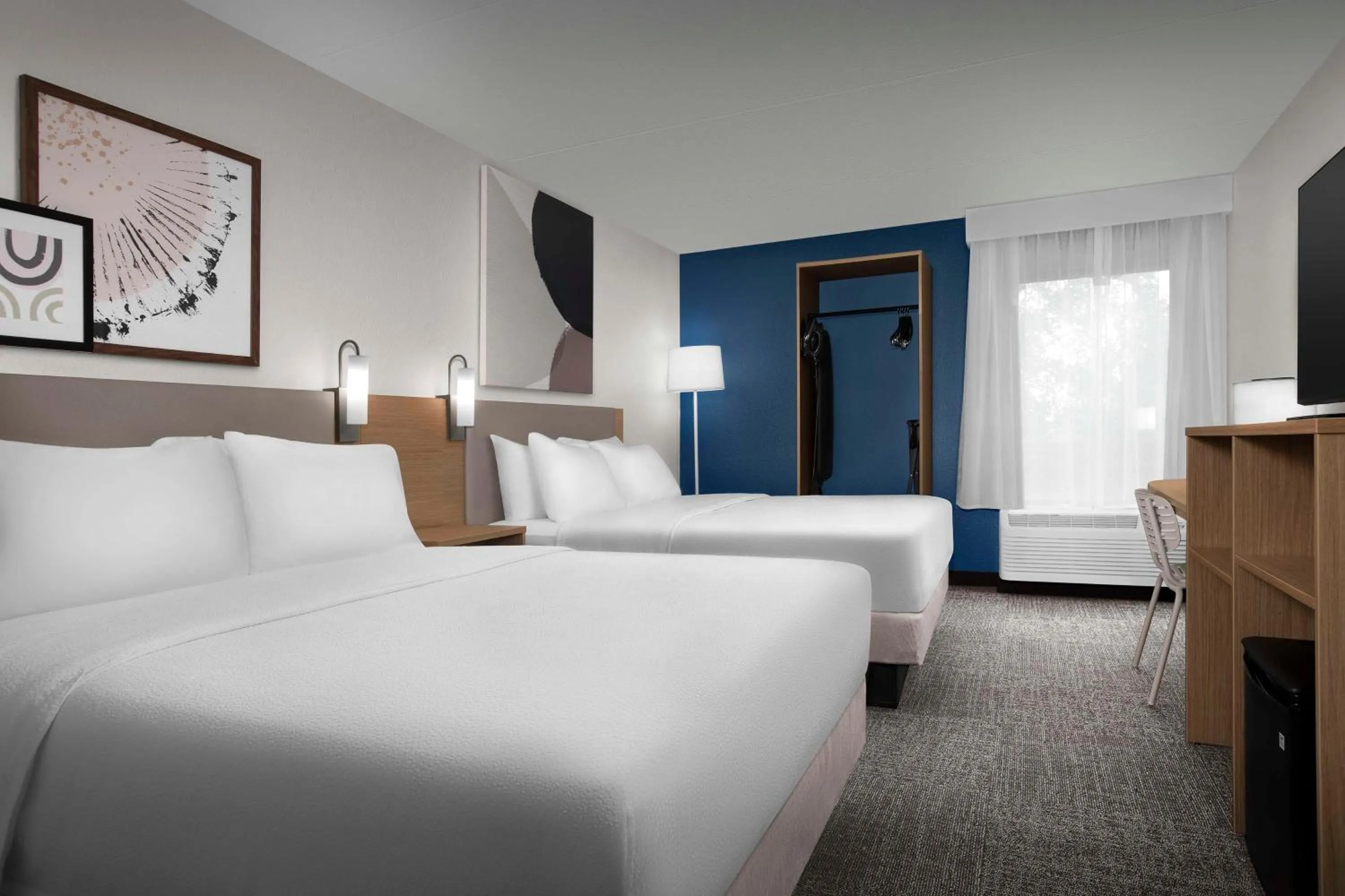 Bed in Quality Inn San Antonio Fiesta at Six Flags