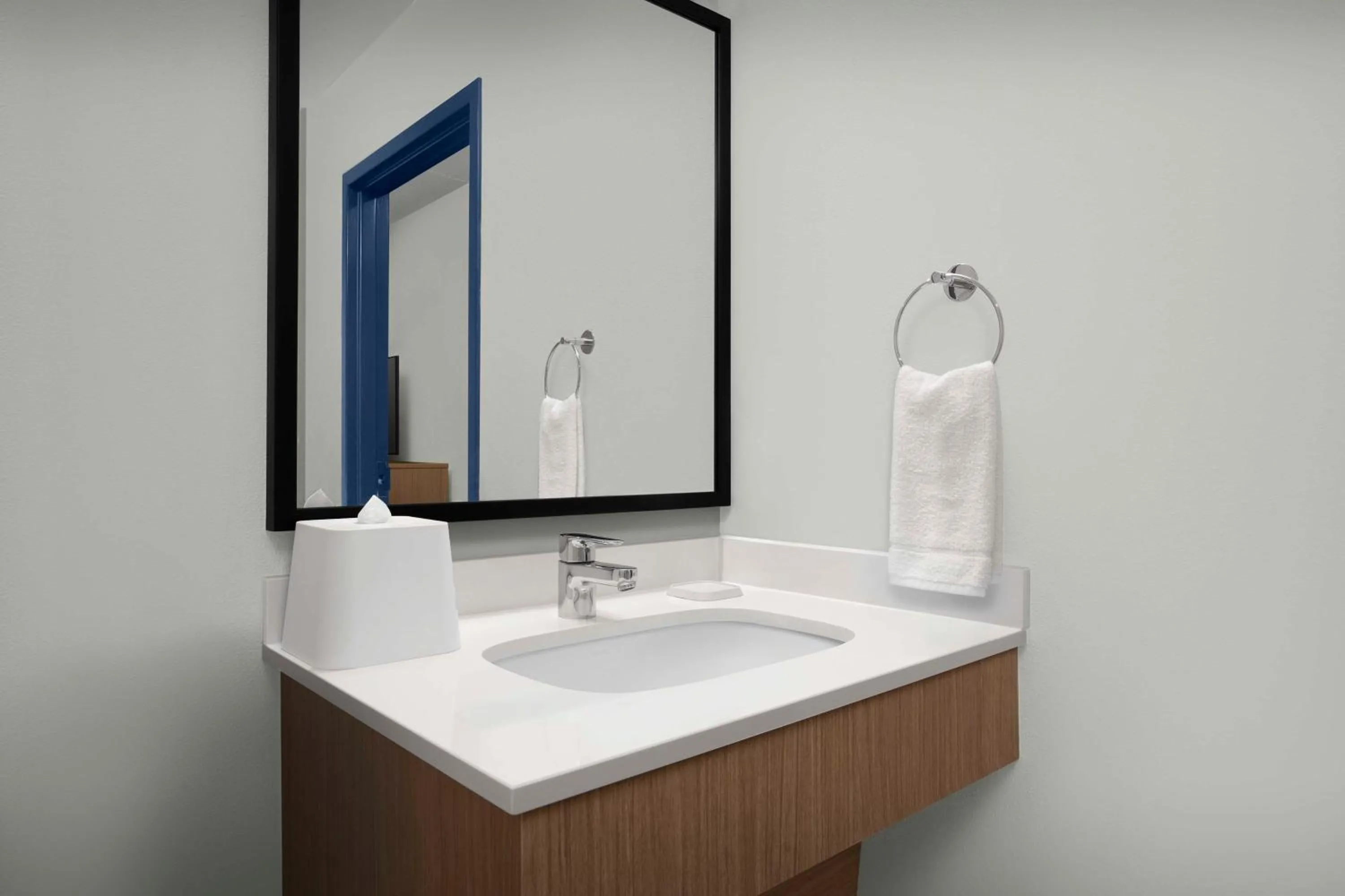 Bathroom in Quality Inn San Antonio Fiesta at Six Flags