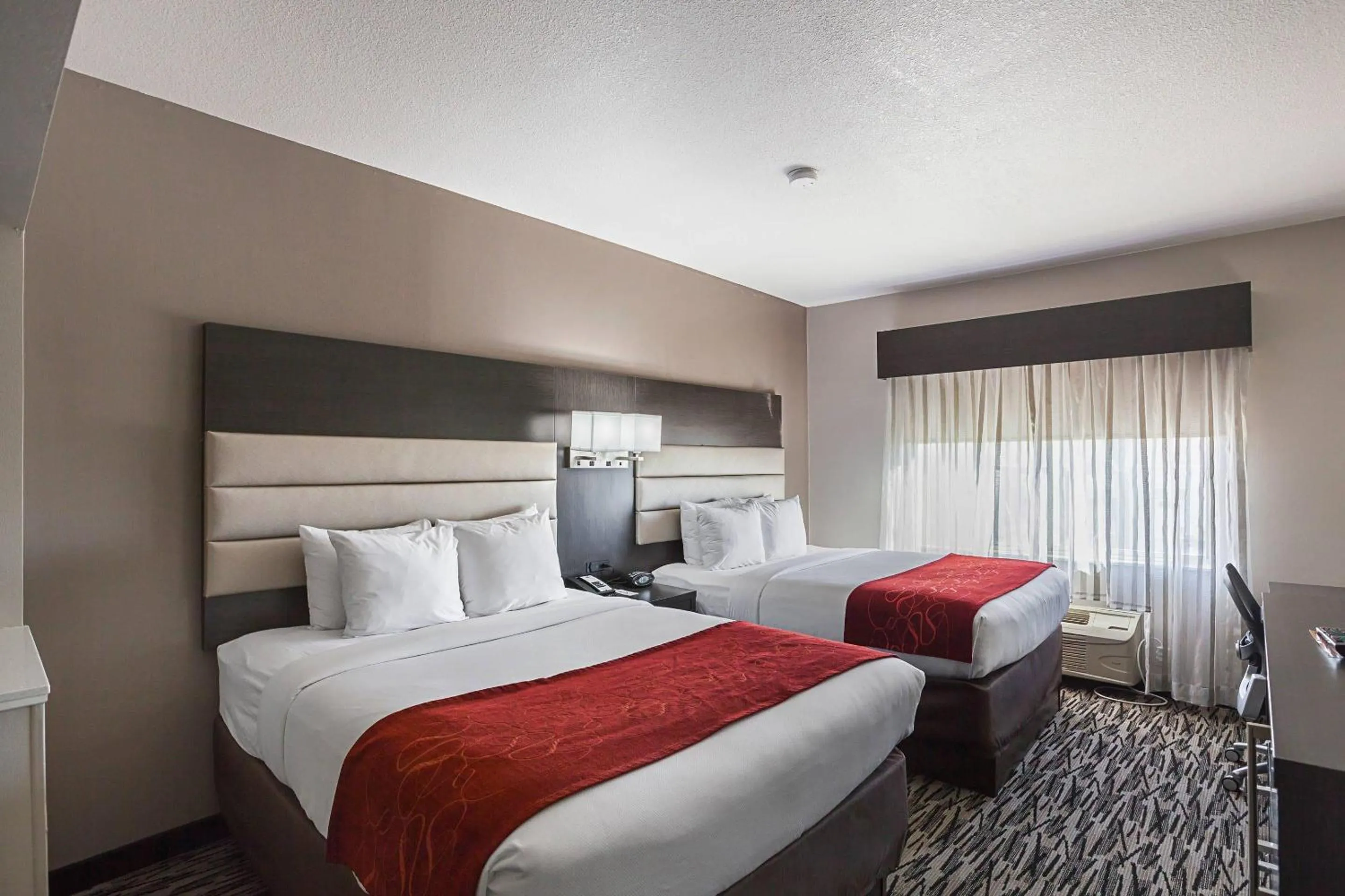 Bedroom, Bed in Comfort Suites Lewisville - Dallas