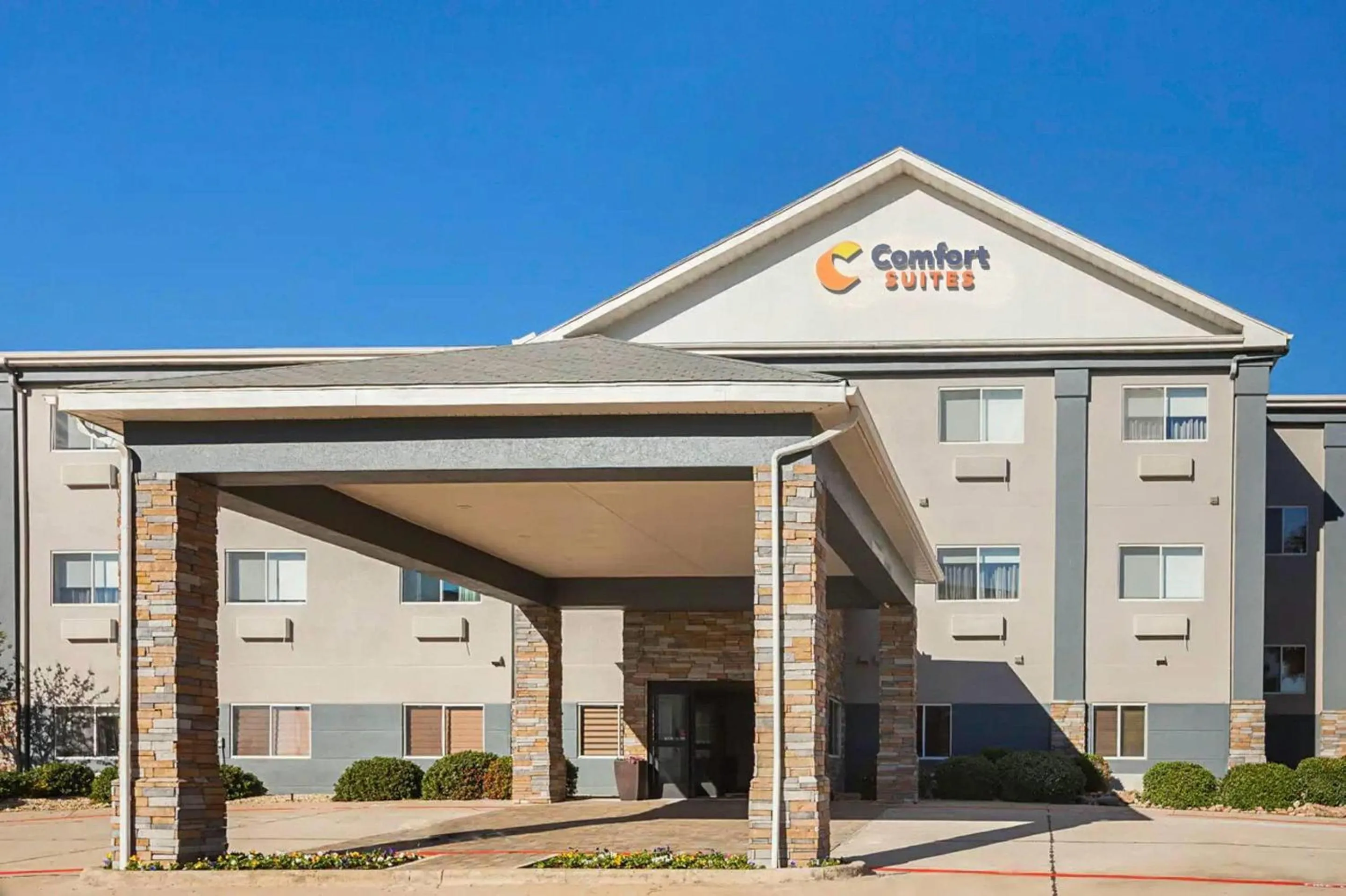 Property building in Comfort Suites Lewisville - Dallas