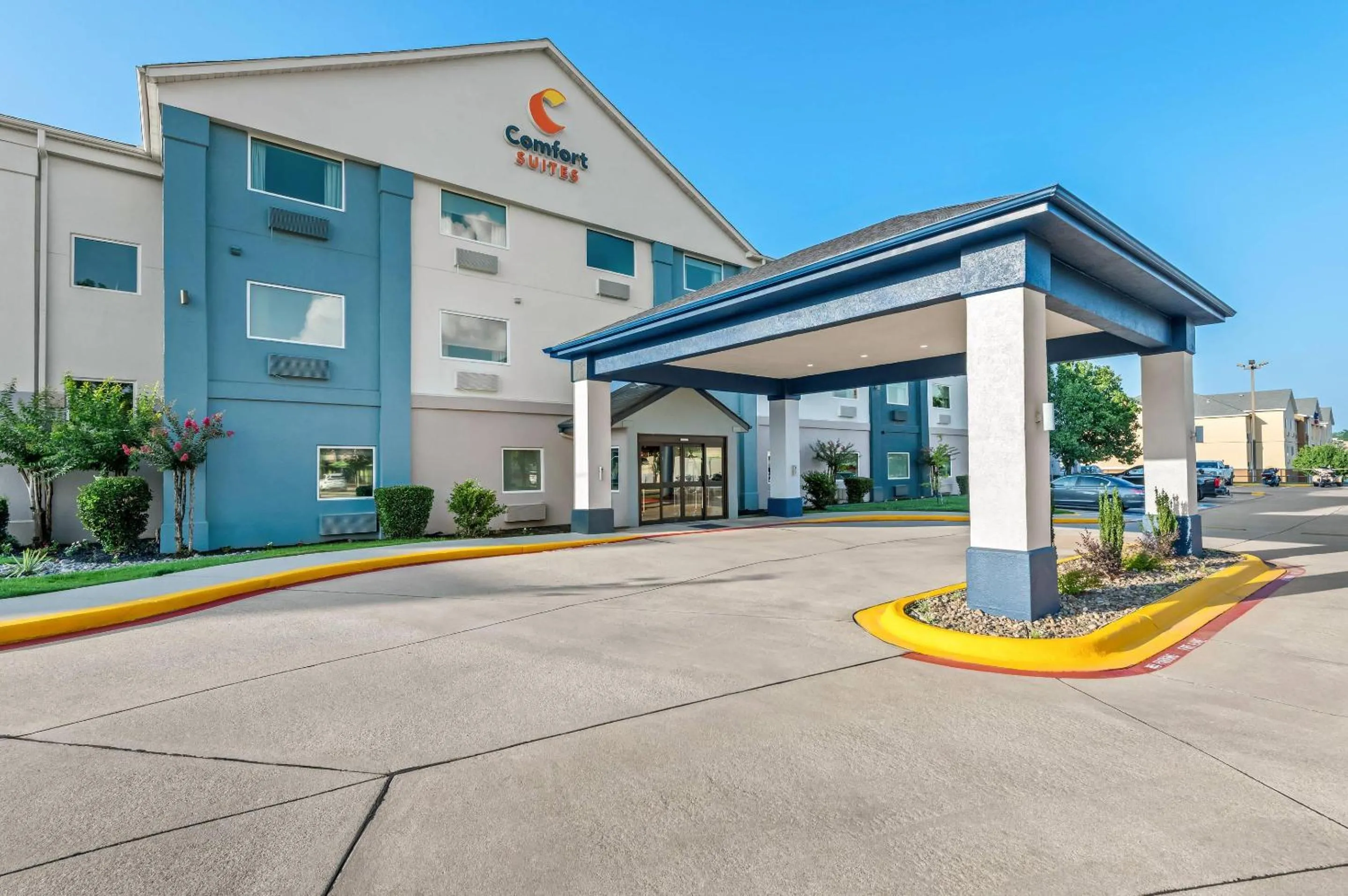 Property building in Comfort Suites Longview North
