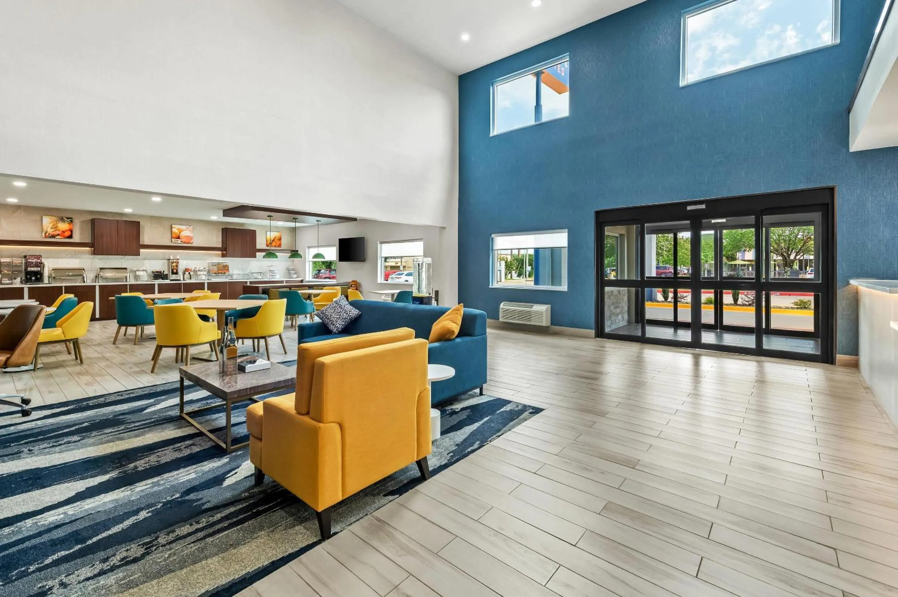 Lobby or reception in Comfort Suites Longview North