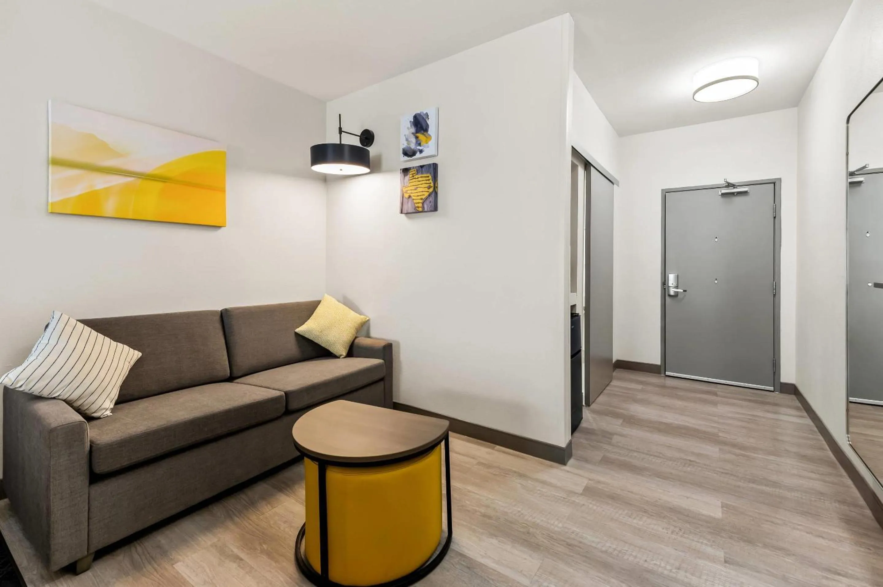 Bedroom in Comfort Suites Longview North