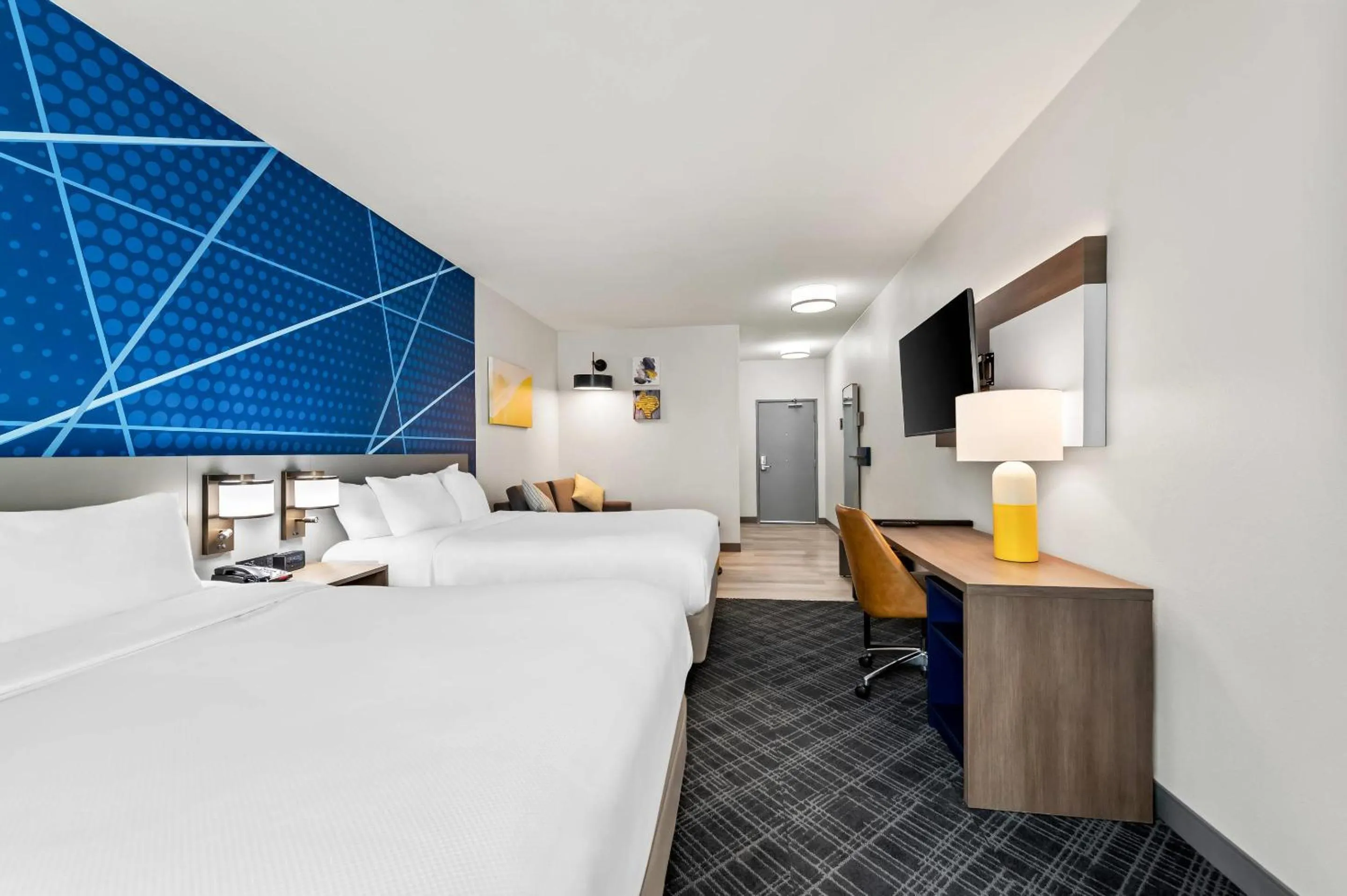 Bedroom, Bed in Comfort Suites Longview North