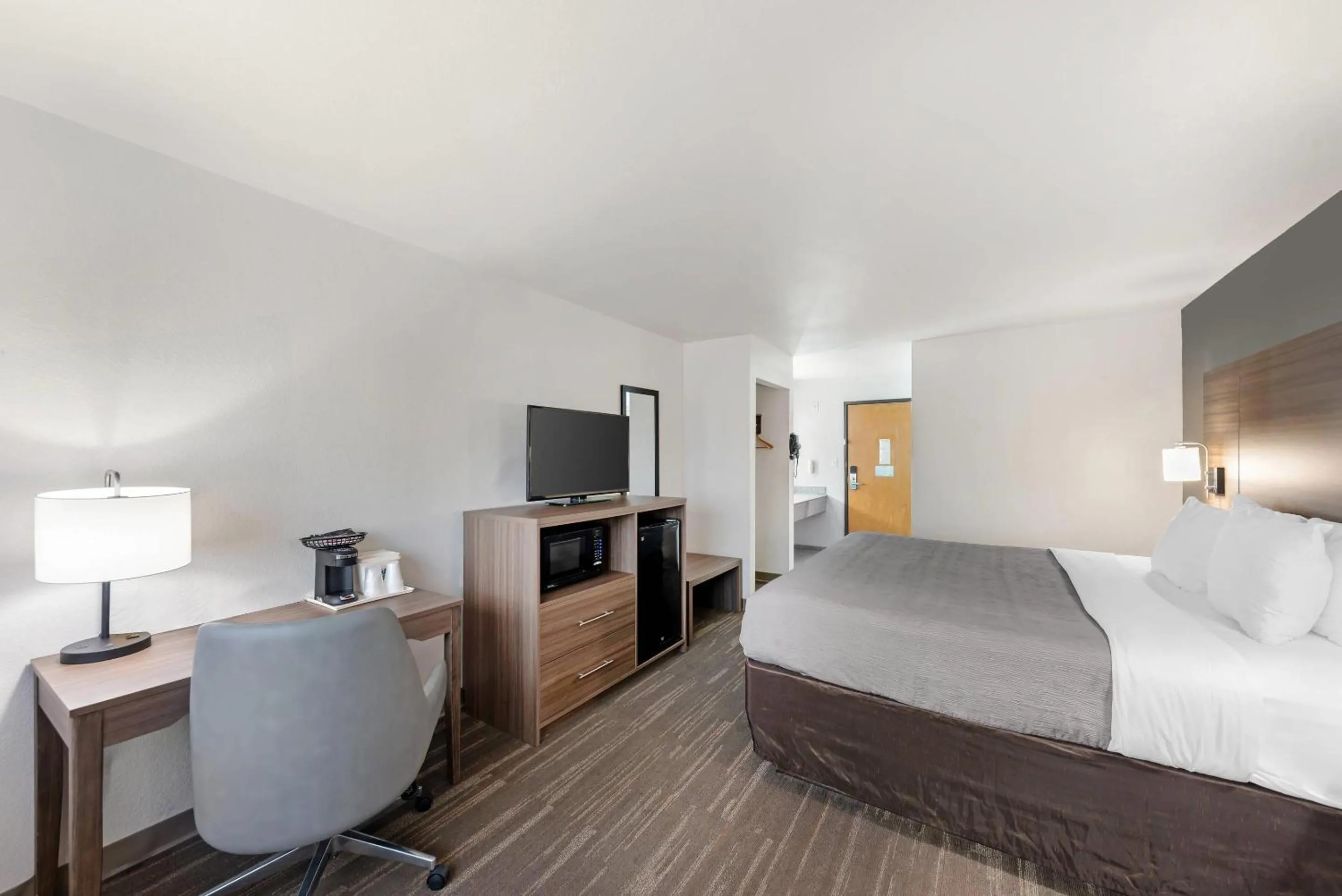 Bedroom, Bed in Quality Inn Near Seaworld - Lackland