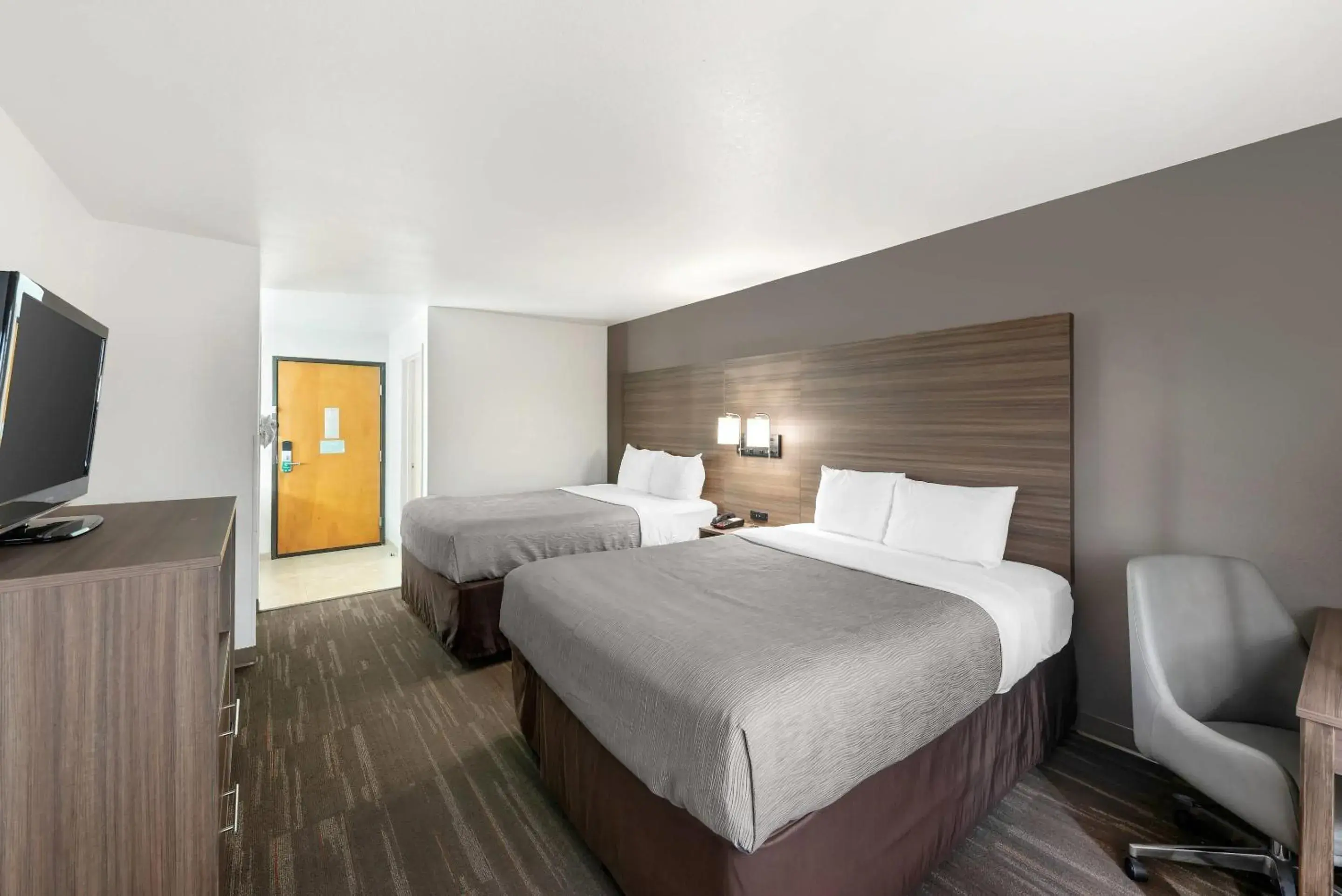 King and Queen Room in Quality Inn Near Seaworld - Lackland King and Queen Room in Quality Inn Near Seaworld - Lackland