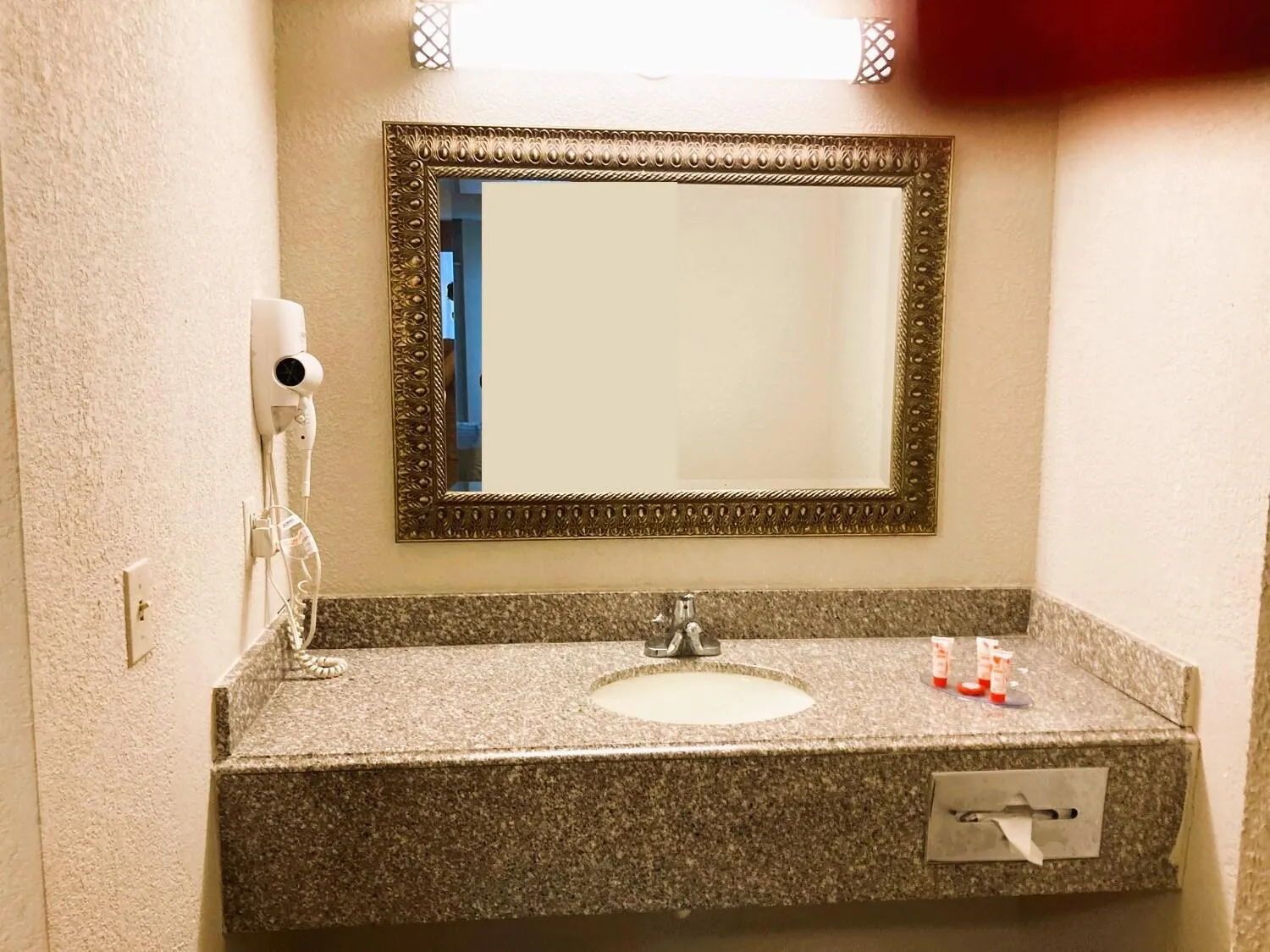 Bathroom in Capital O Nacogdoches - Hwy 59 & SW Stallings