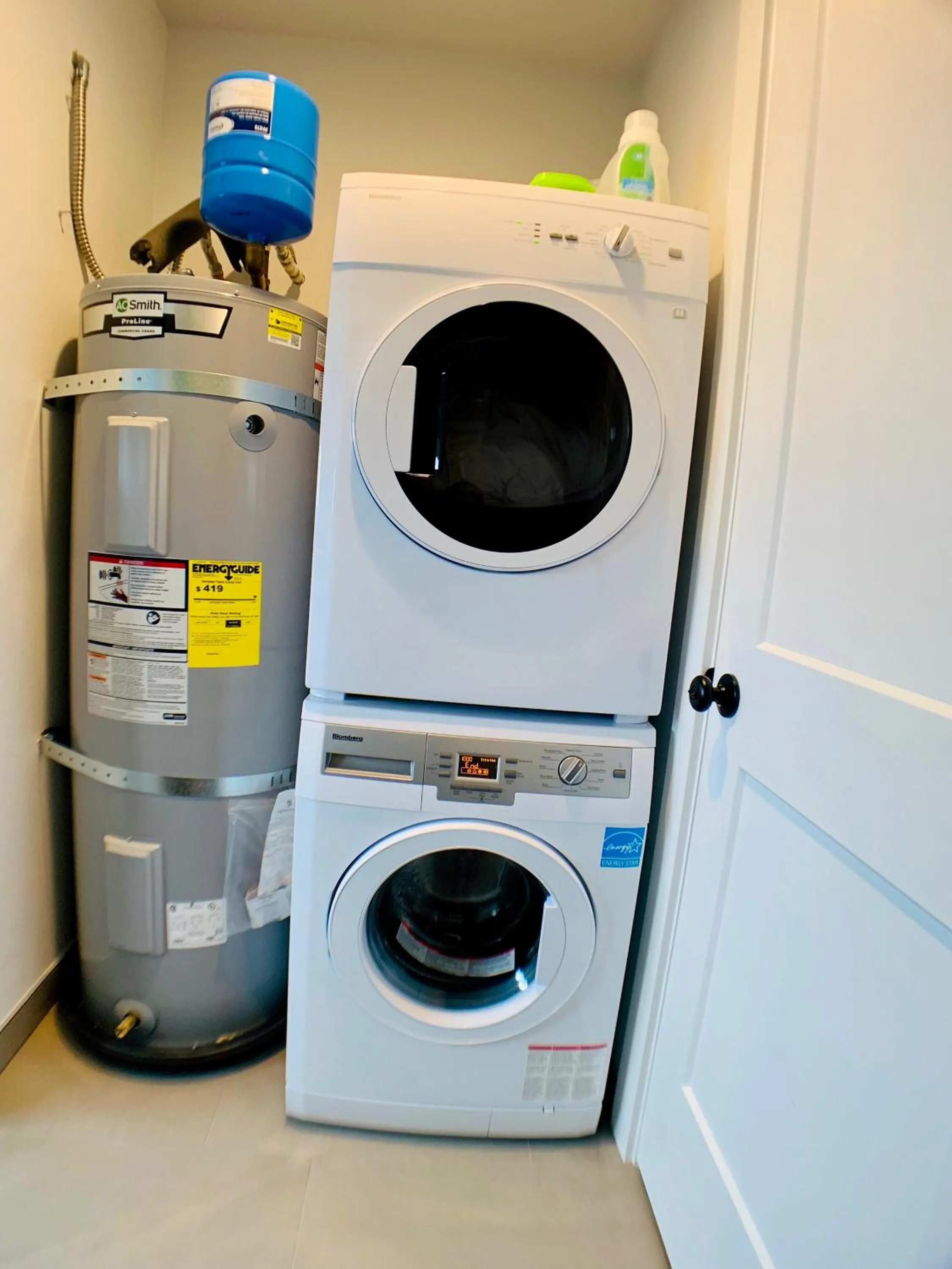 Birdhouse on Green Lake