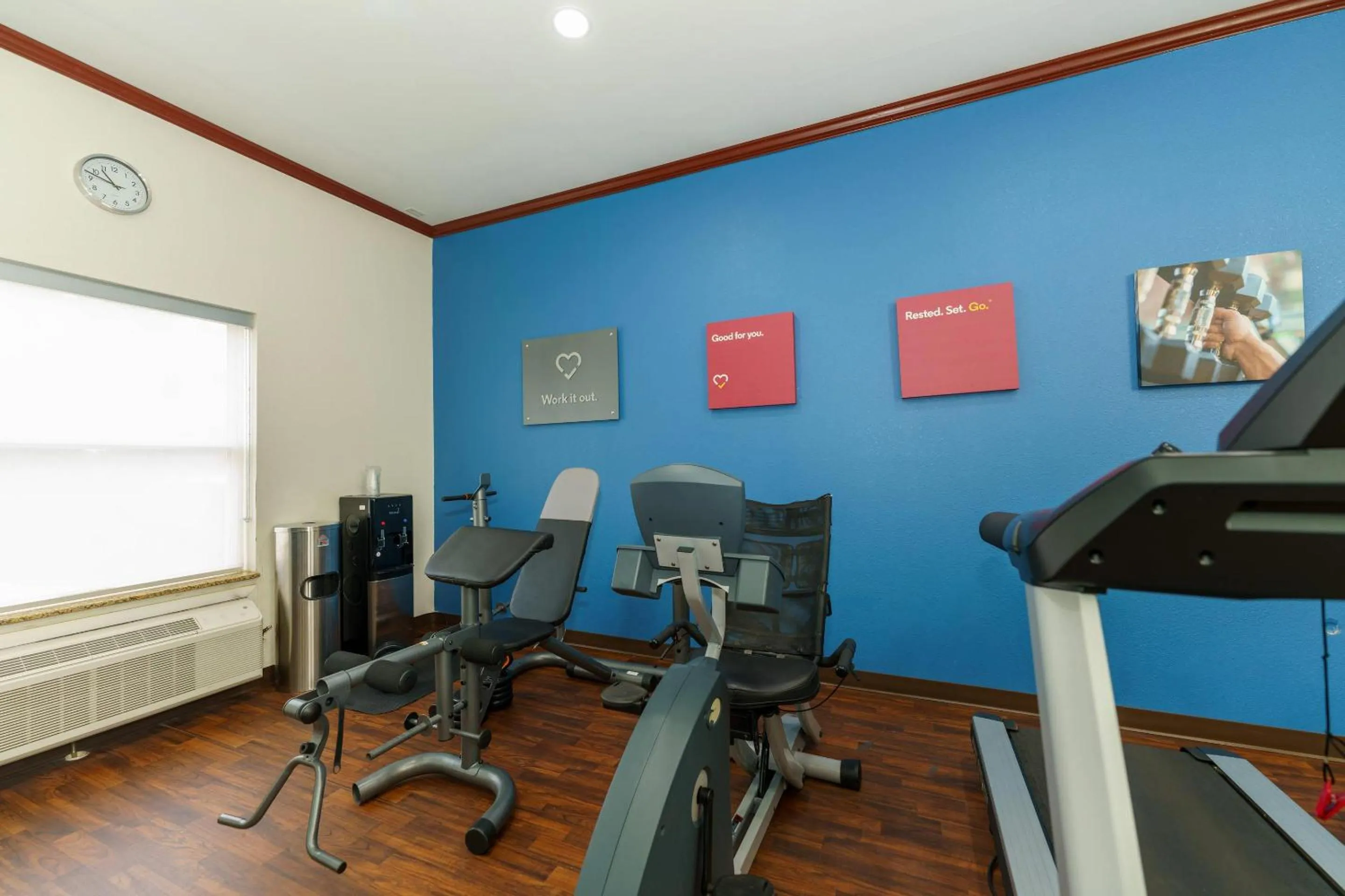 Fitness centre/facilities in Comfort Suites University Drive