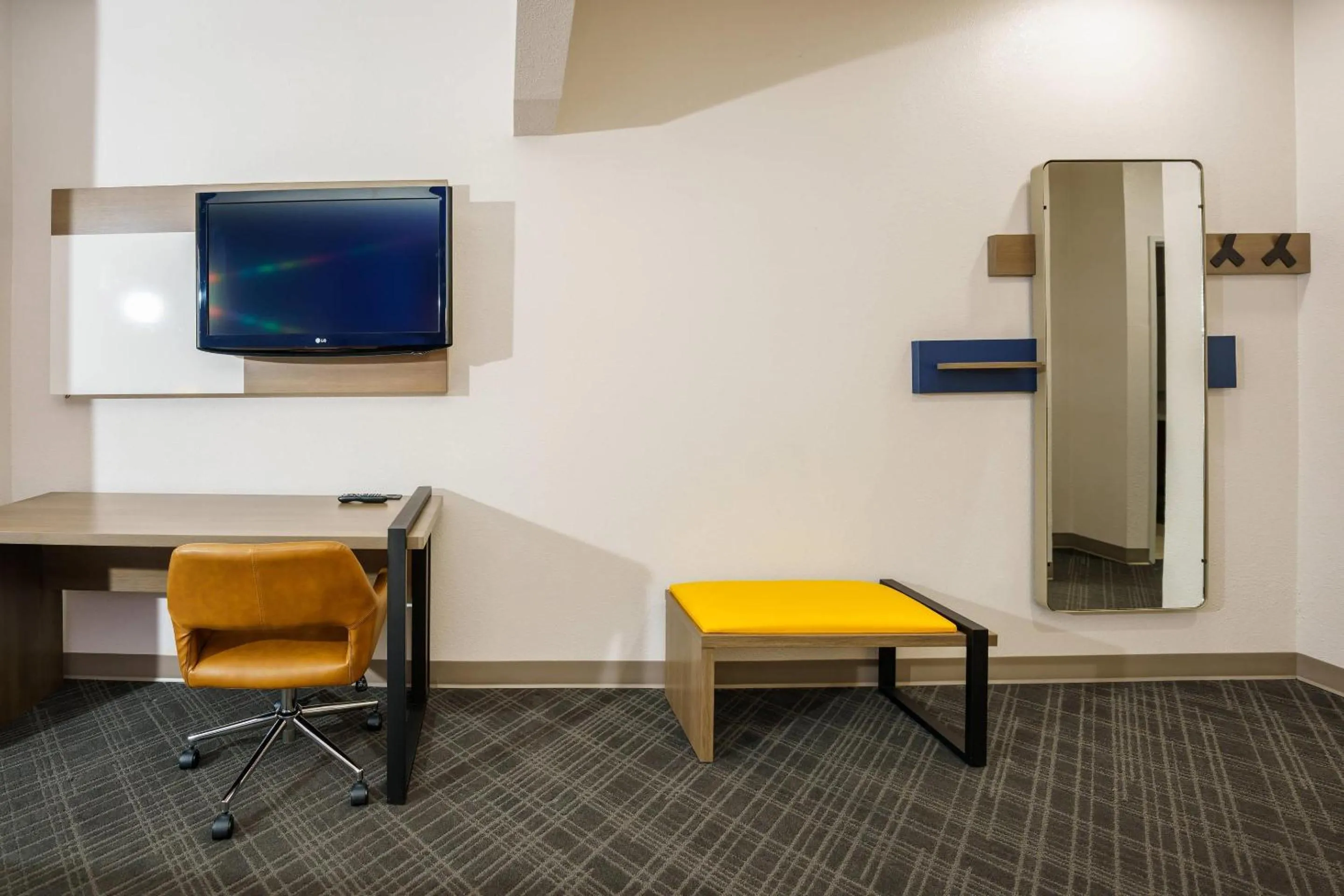 Bedroom in Comfort Suites University Drive