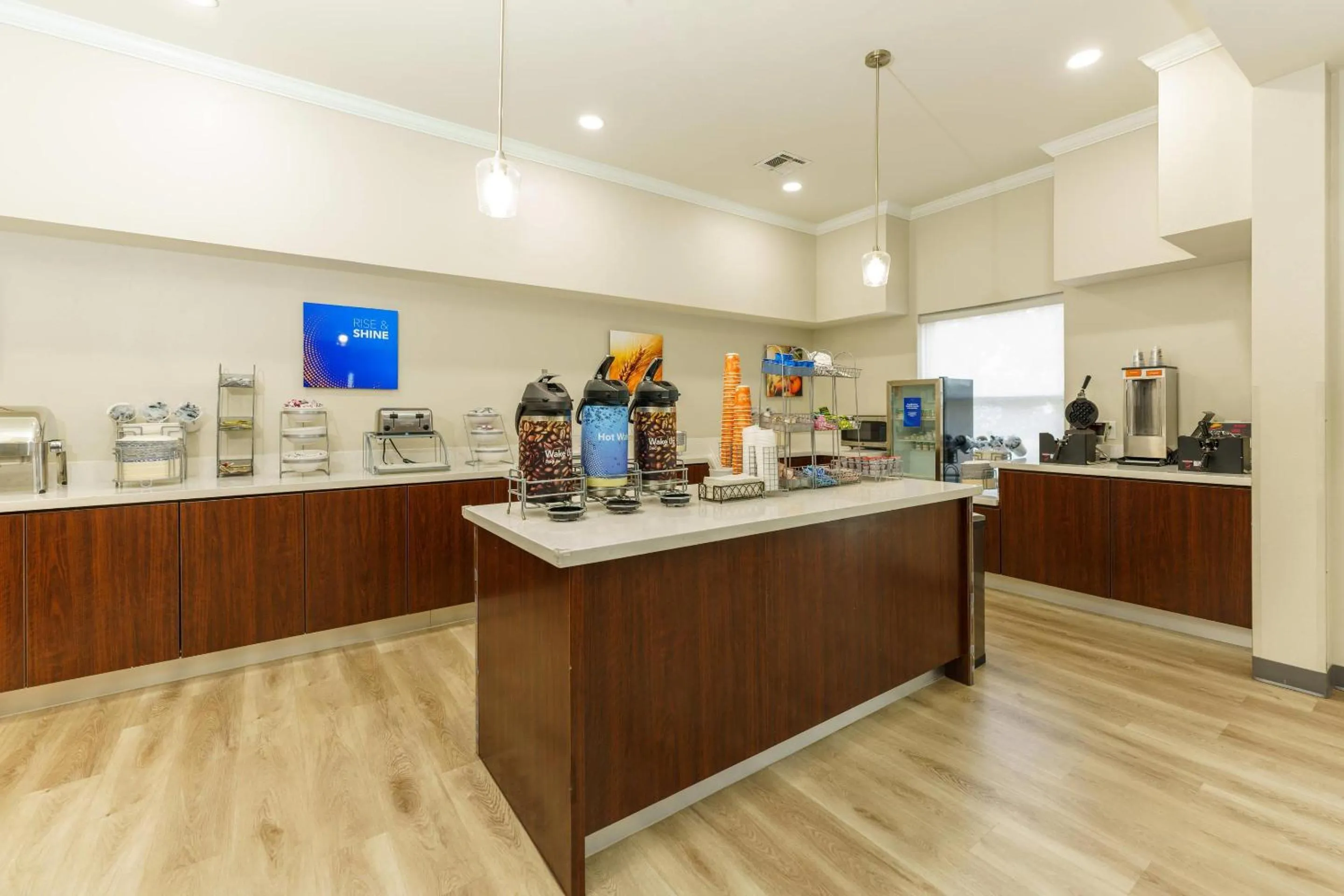 Breakfast in Comfort Suites University Drive