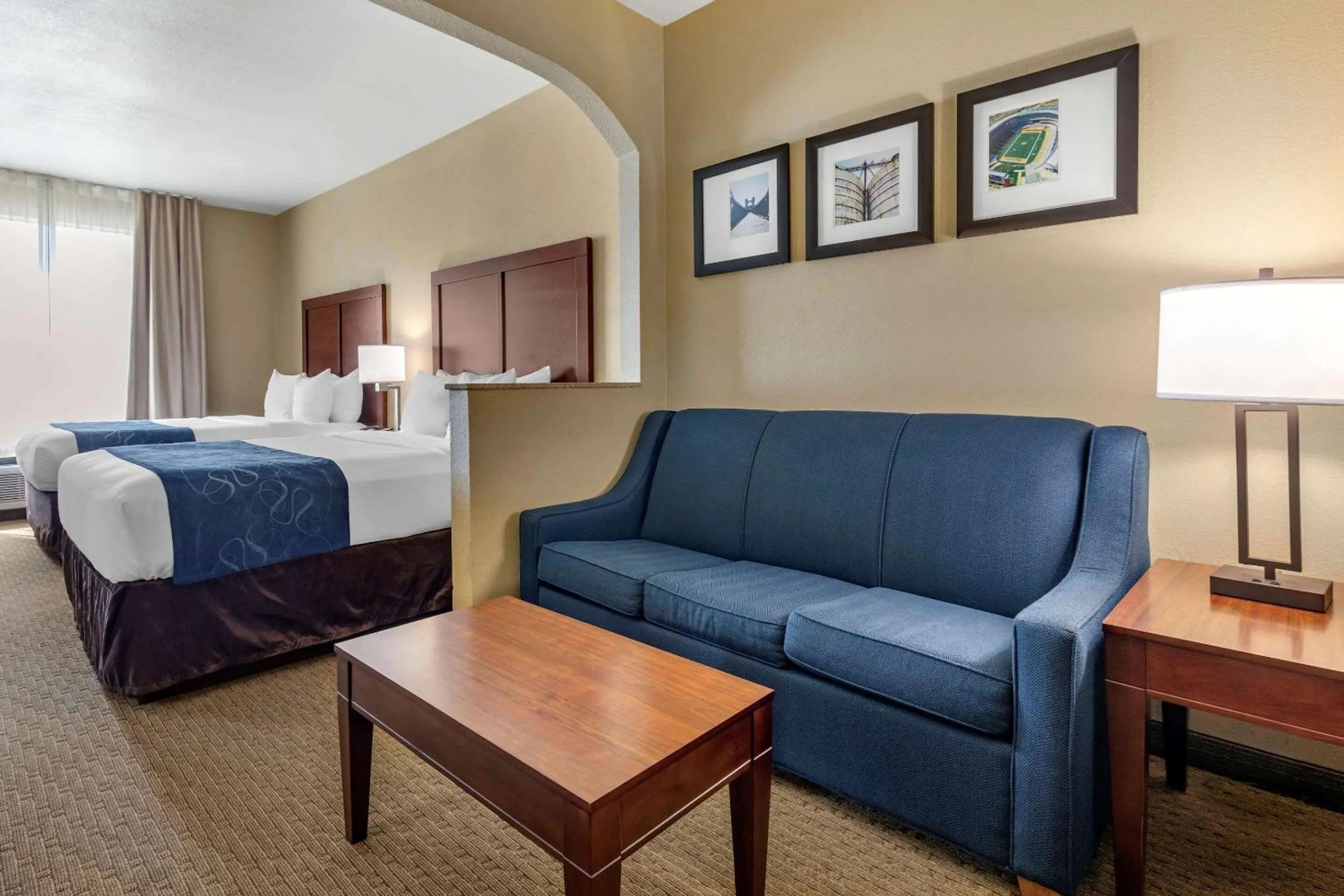 Photo of the whole room, Bed in Comfort Suites Waco Near University Area