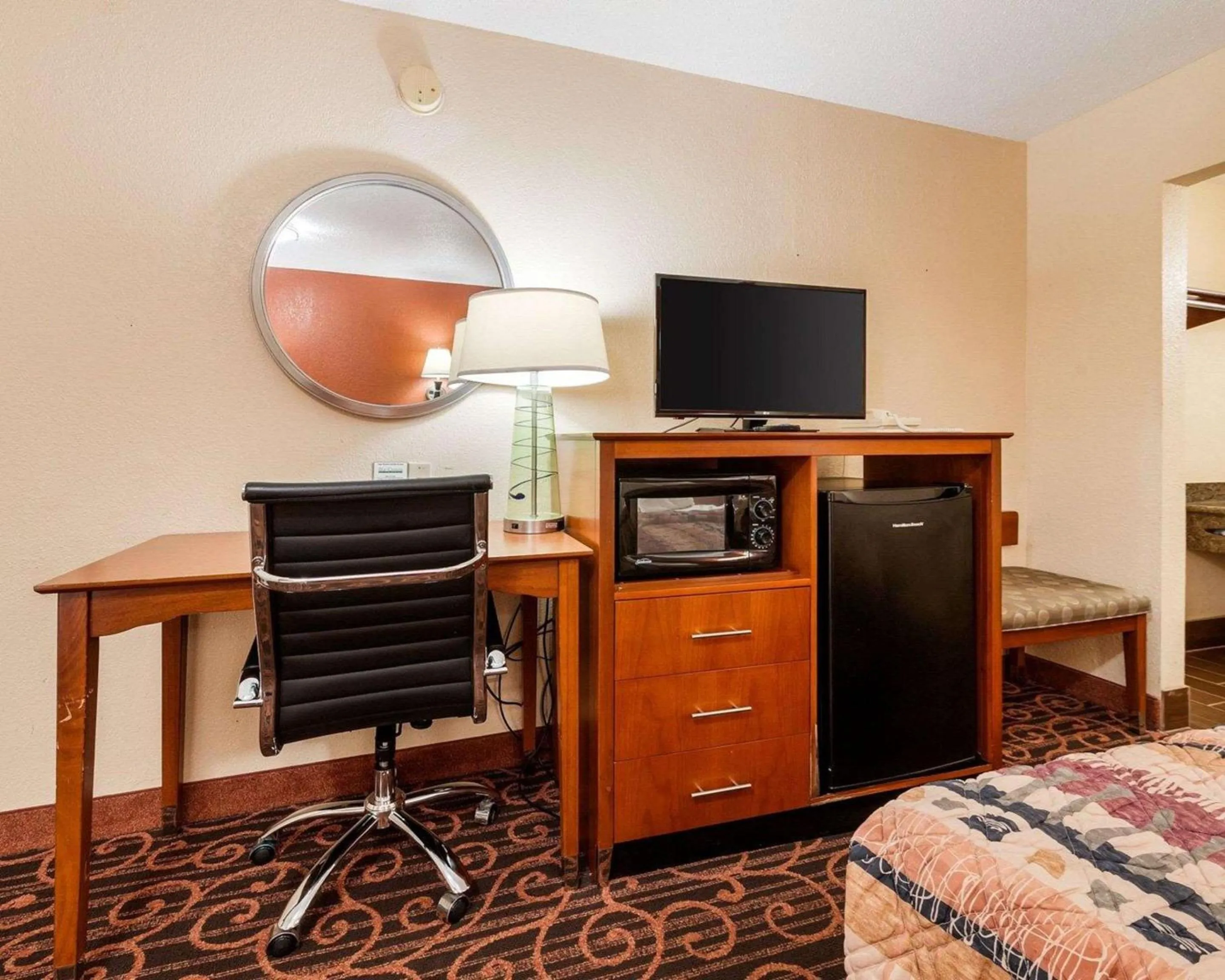 Photo of the whole room in Econo Lodge Jasper