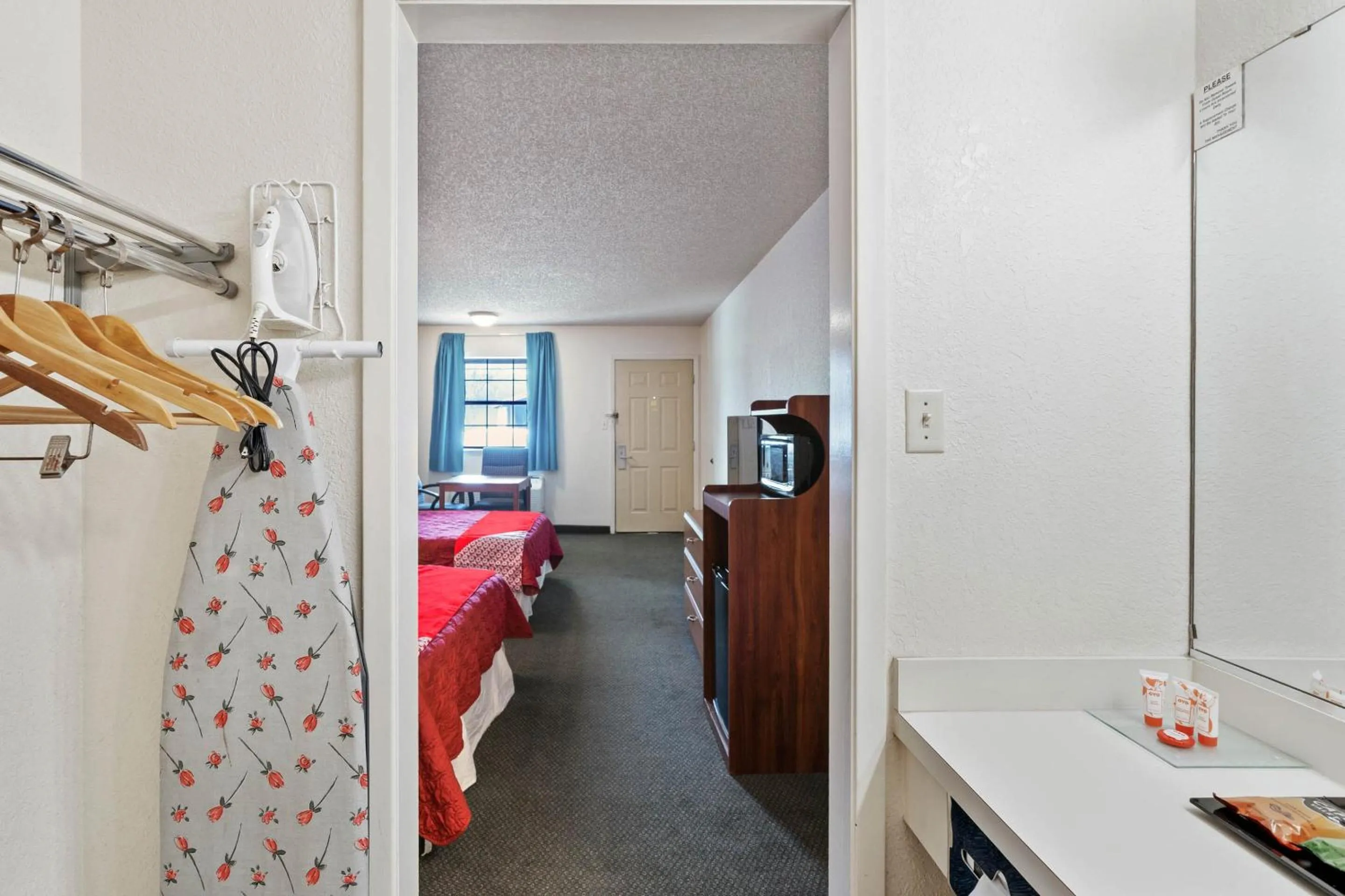 Bedroom, Bed in OYO Hotel Junction TX I-10