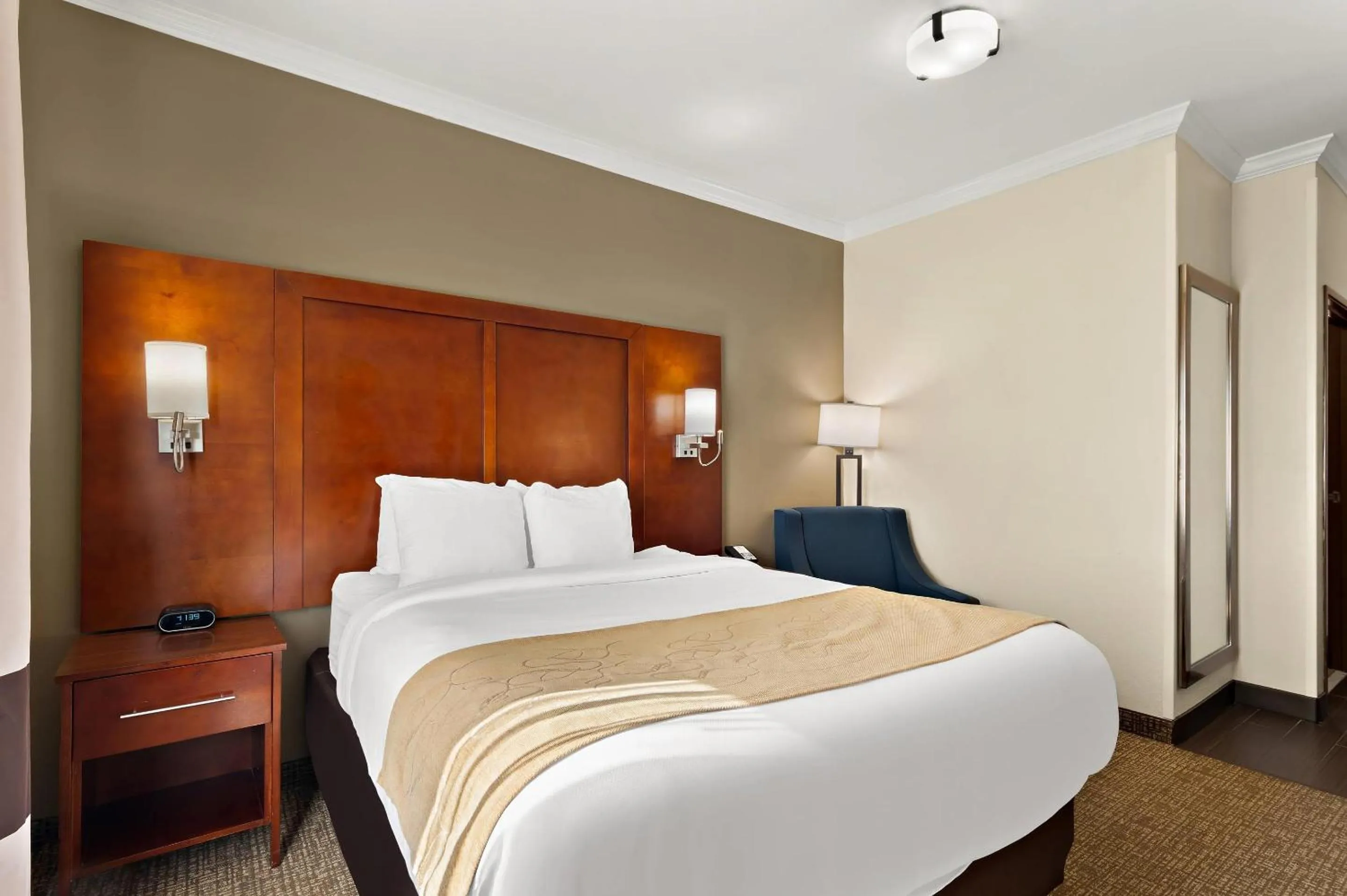 Bedroom, Bed in Comfort Suites Corpus Christi Central