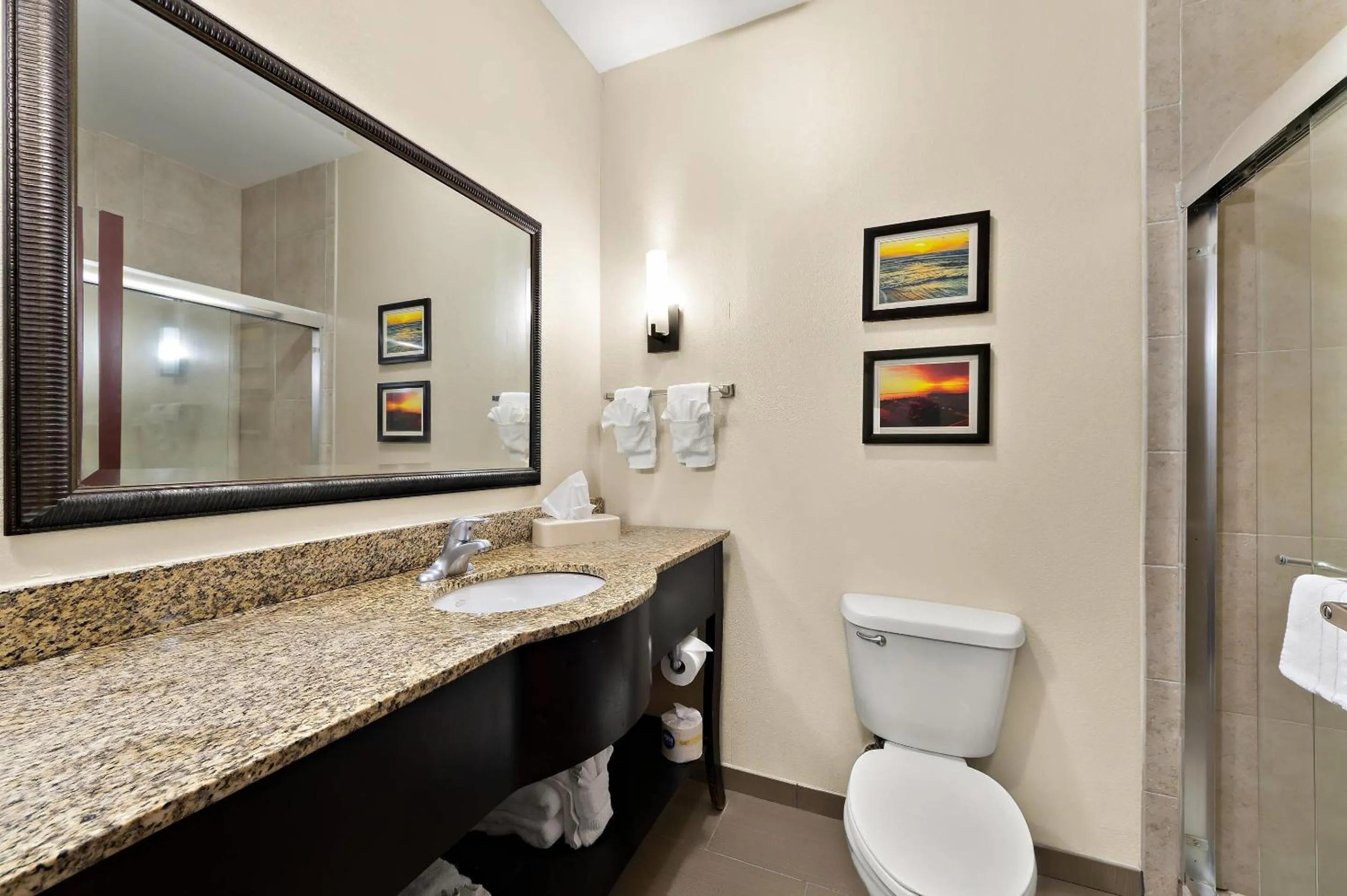 Bedroom in Comfort Suites Corpus Christi Central