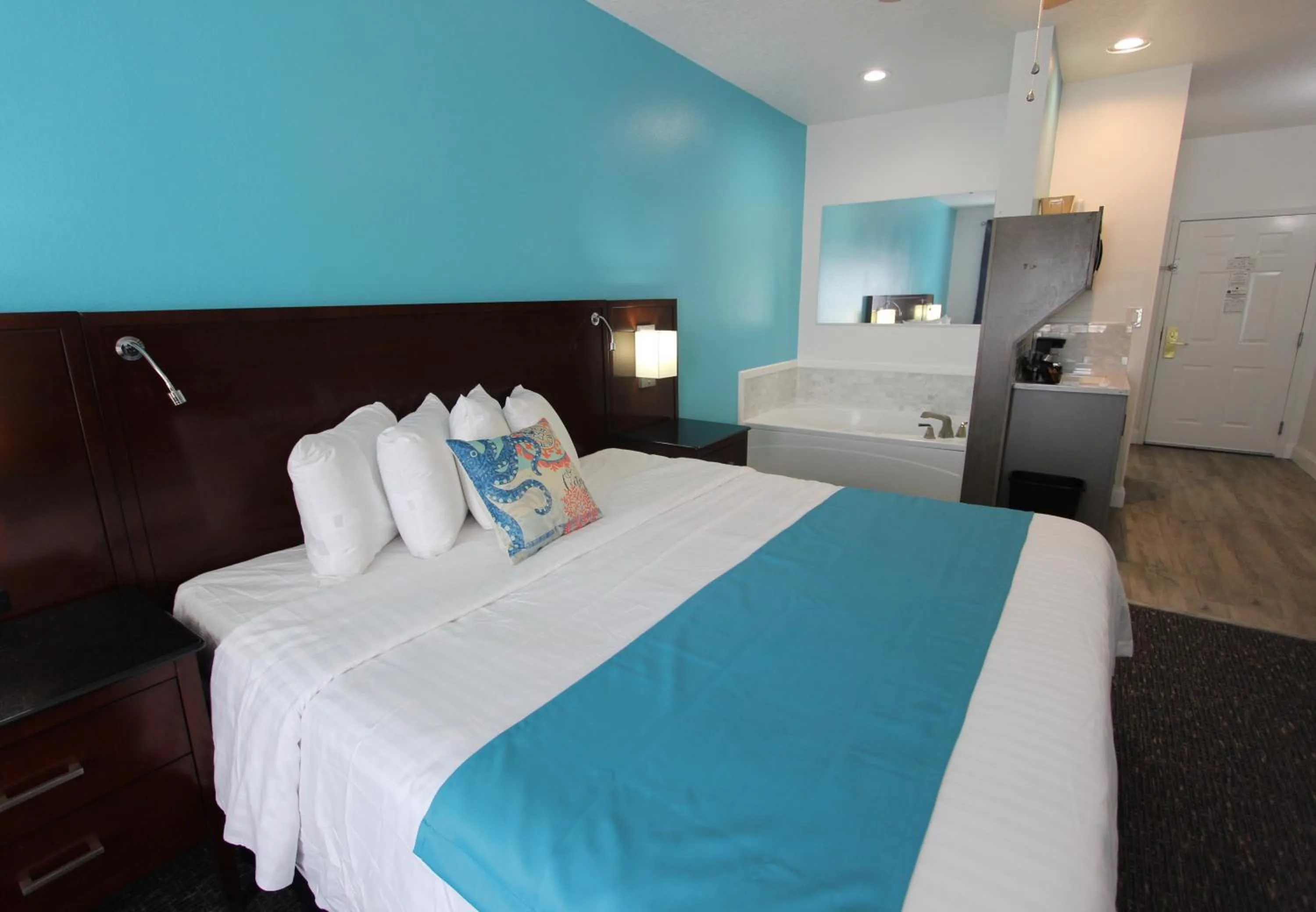 Bed in Hotel Pensacola