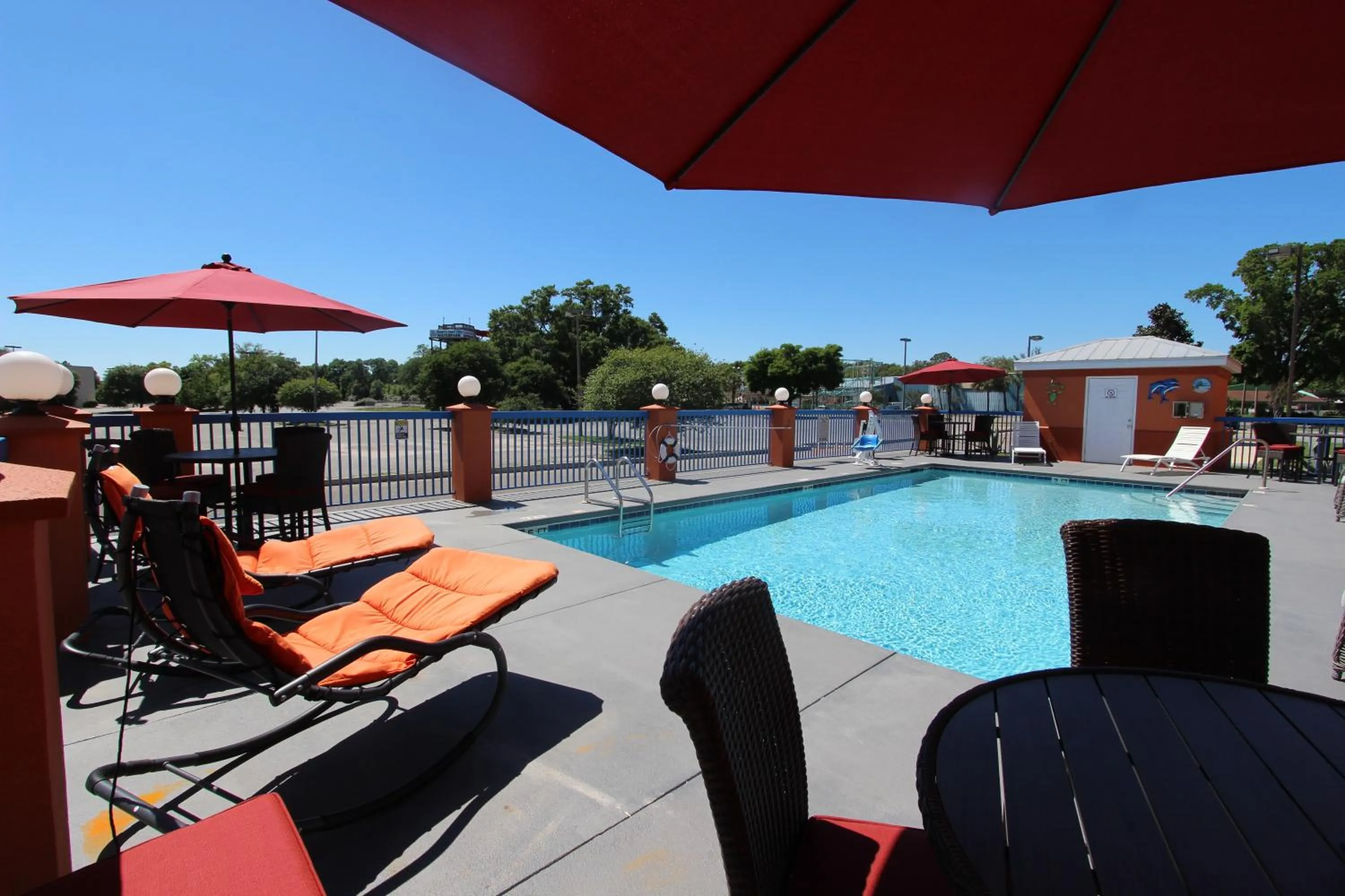 Swimming pool in Hotel Pensacola