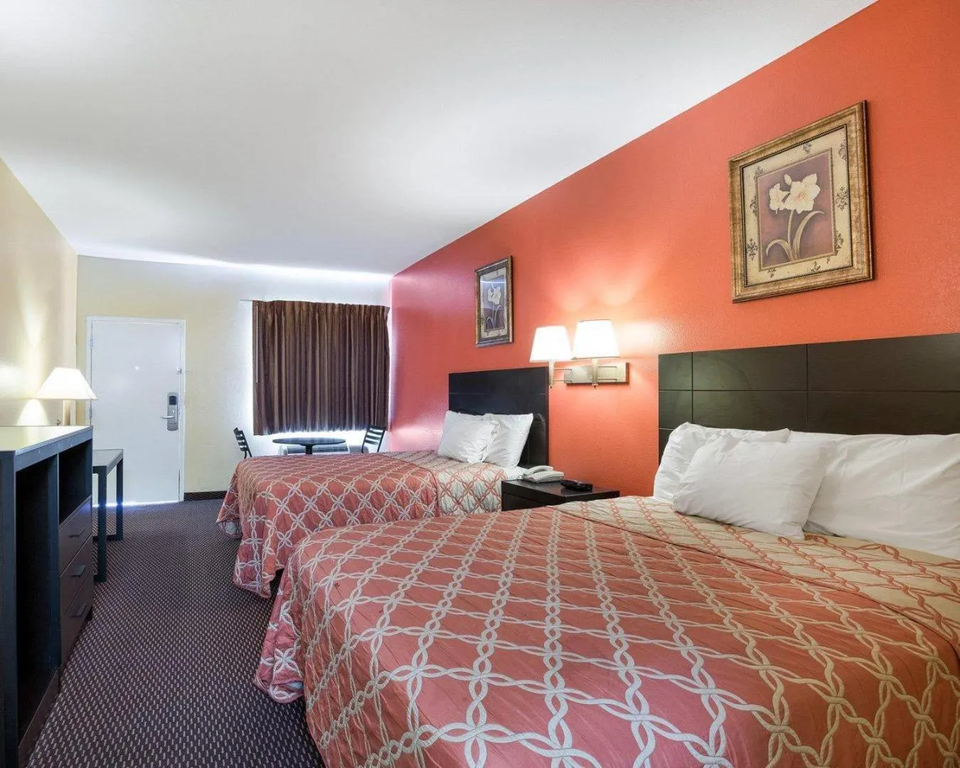 Bedroom, Bed in Rodeway Inn & Suites Humble IAH
