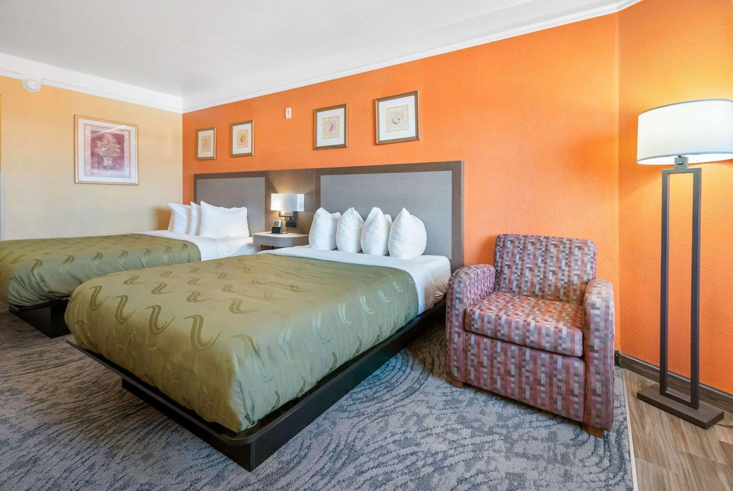 Bedroom, Bed in Quality Inn & Suites Galveston - Beachfront