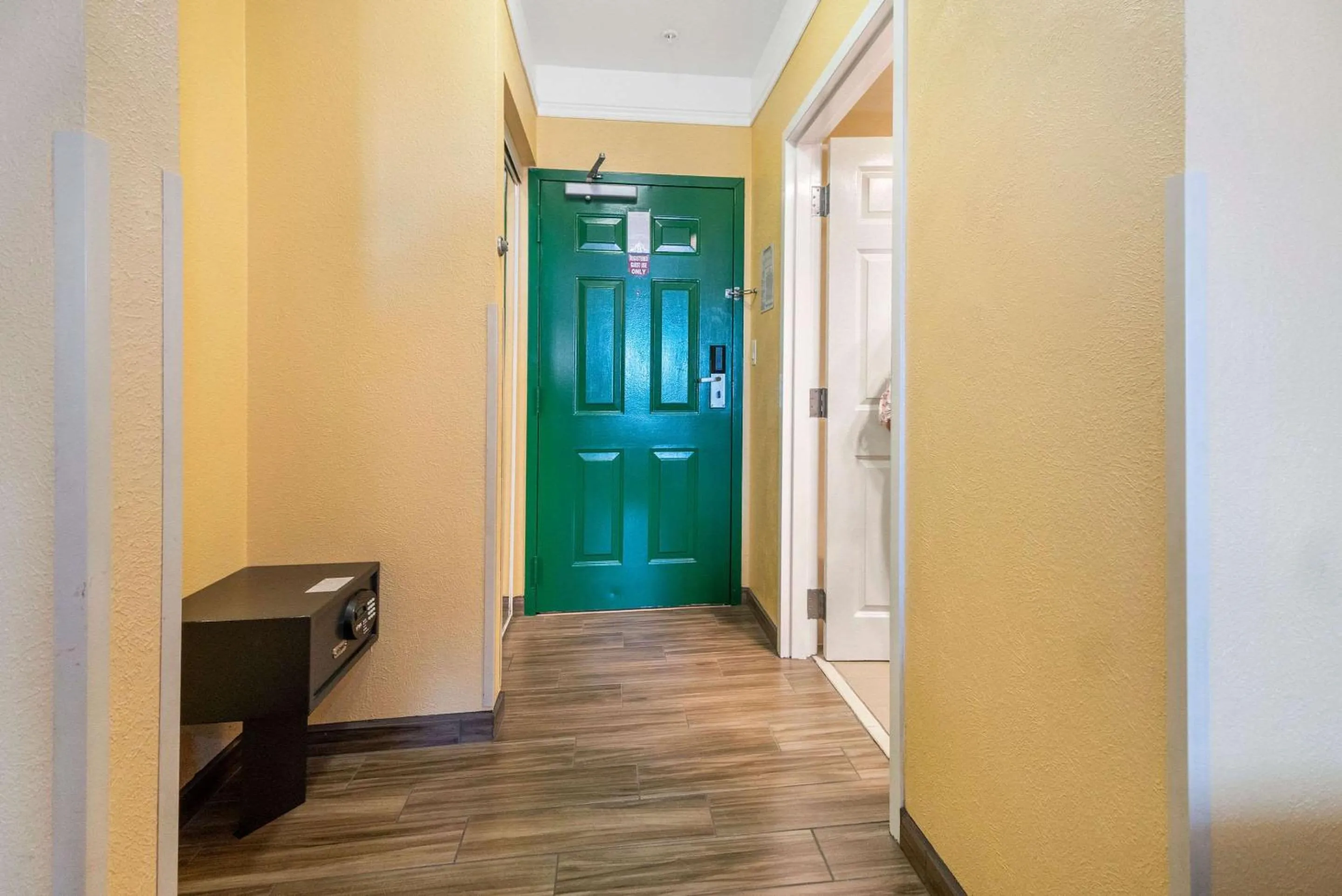 Bedroom in Quality Inn & Suites Galveston - Beachfront