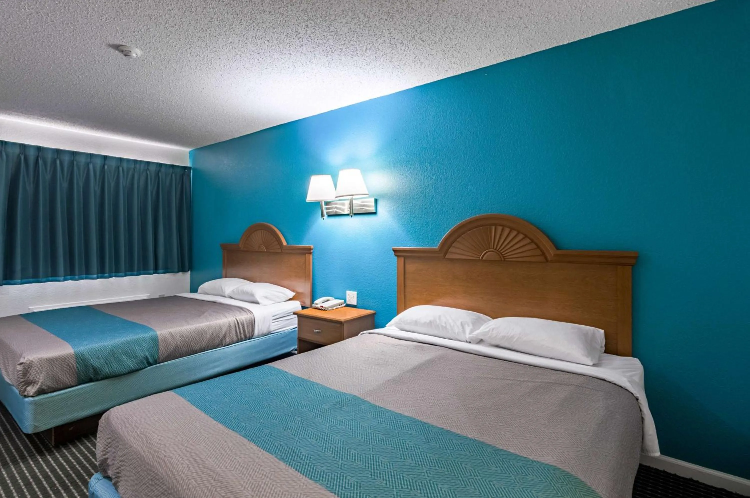 Photo of the whole room, Bed in Motel 6-Azle, TX