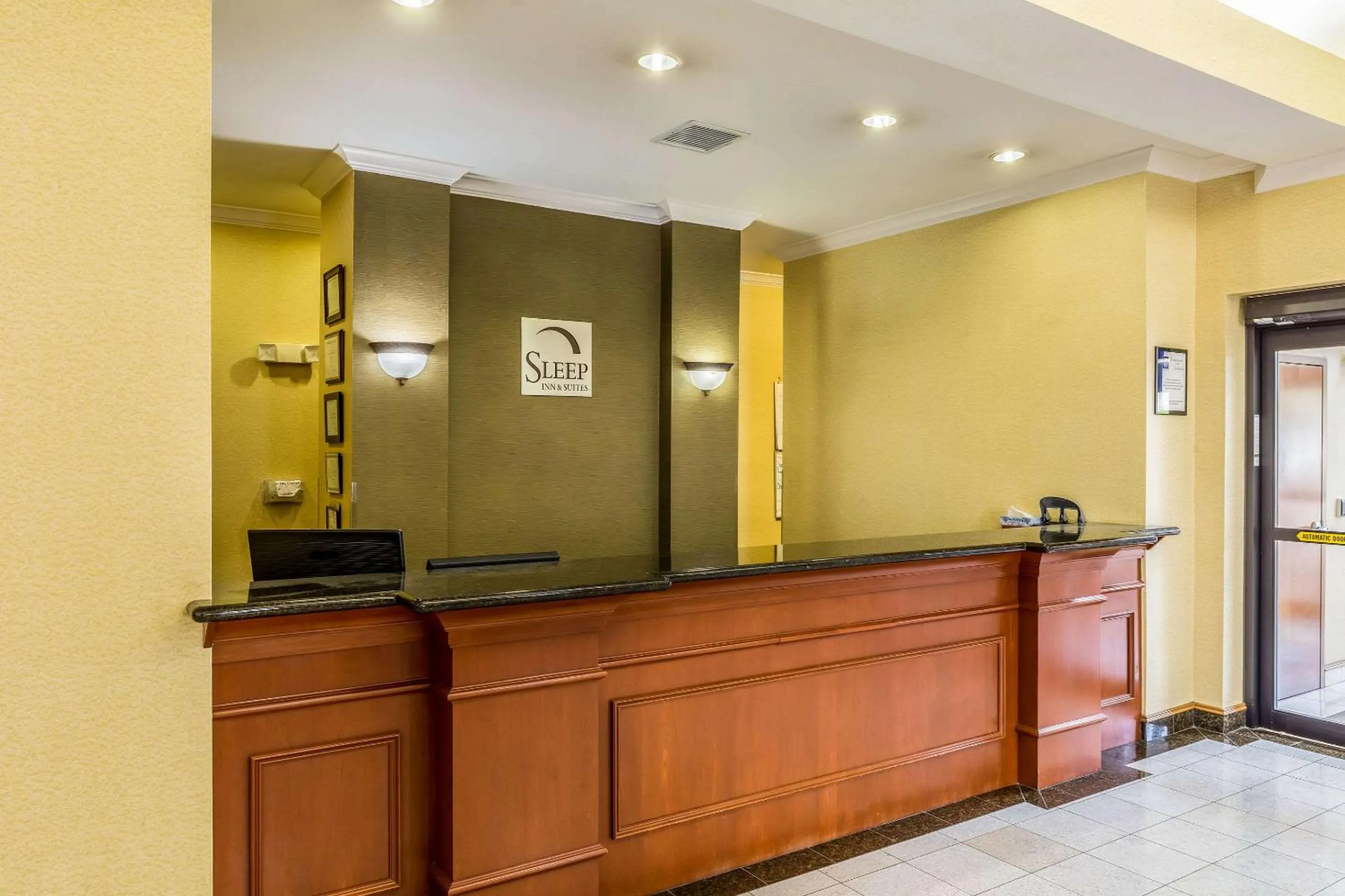 Lobby or reception in Sleep Inn & Suites Stafford - Sugarland