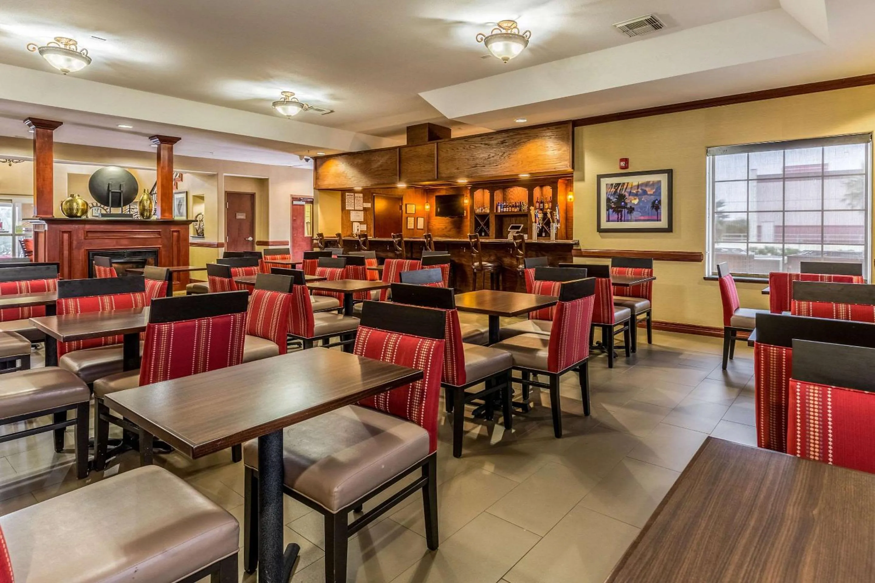 Restaurant/places to eat in Comfort Suites Galveston Cruise Port Area - Beachside