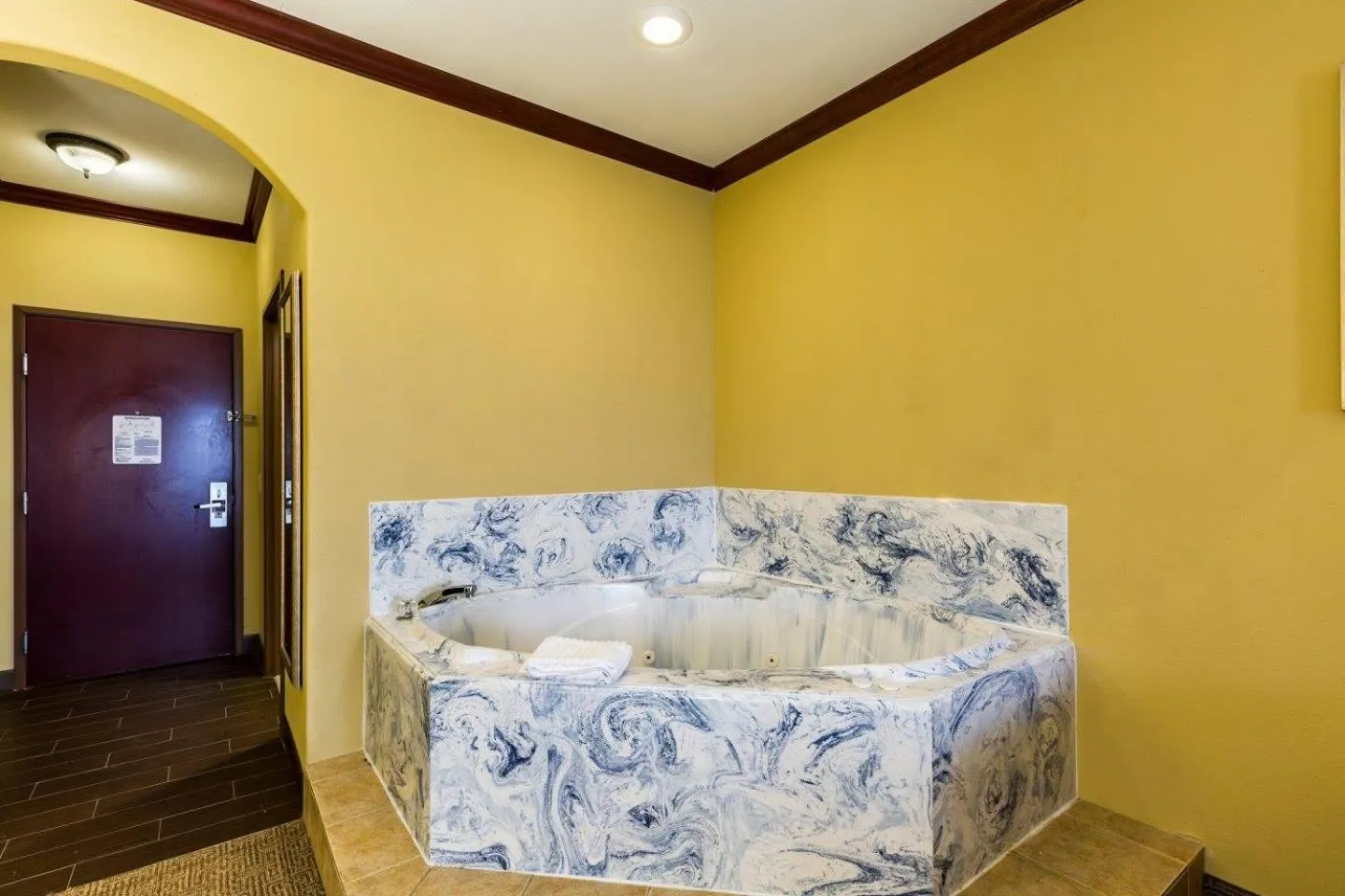 Bedroom in Comfort Suites Galveston Cruise Port Area - Beachside