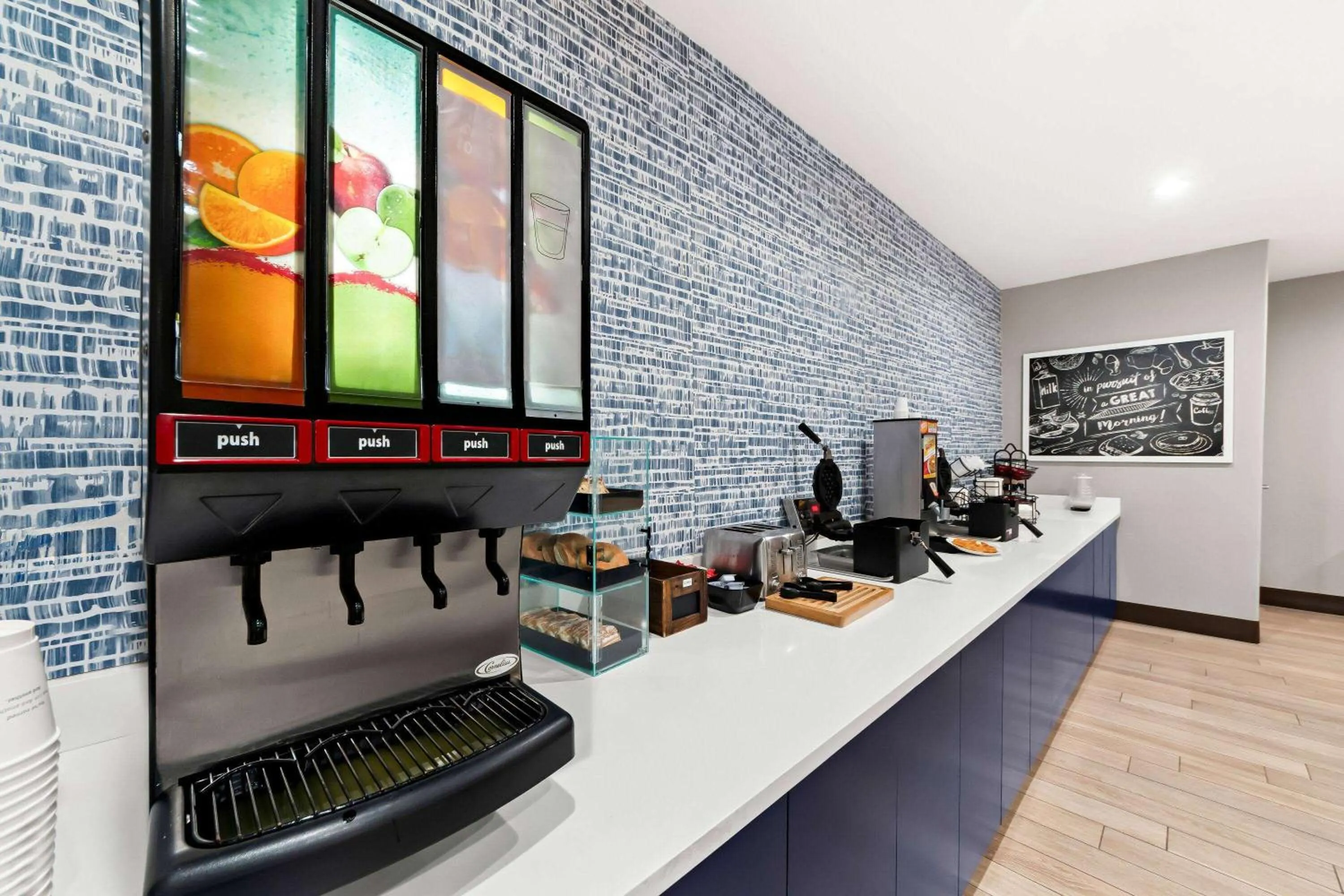 Restaurant/places to eat in AmericInn by Wyndham New Braunfels