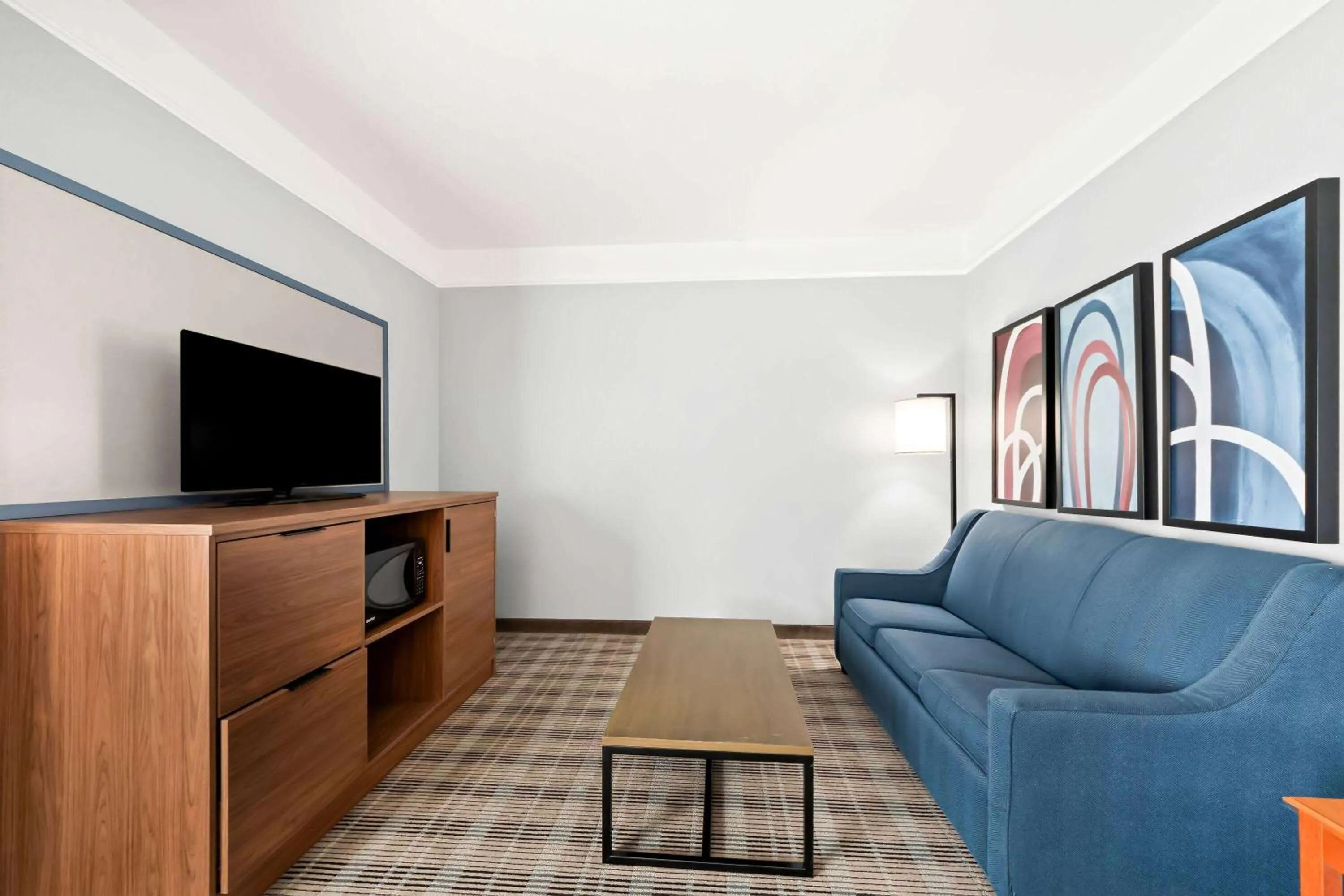 Living room in AmericInn by Wyndham New Braunfels