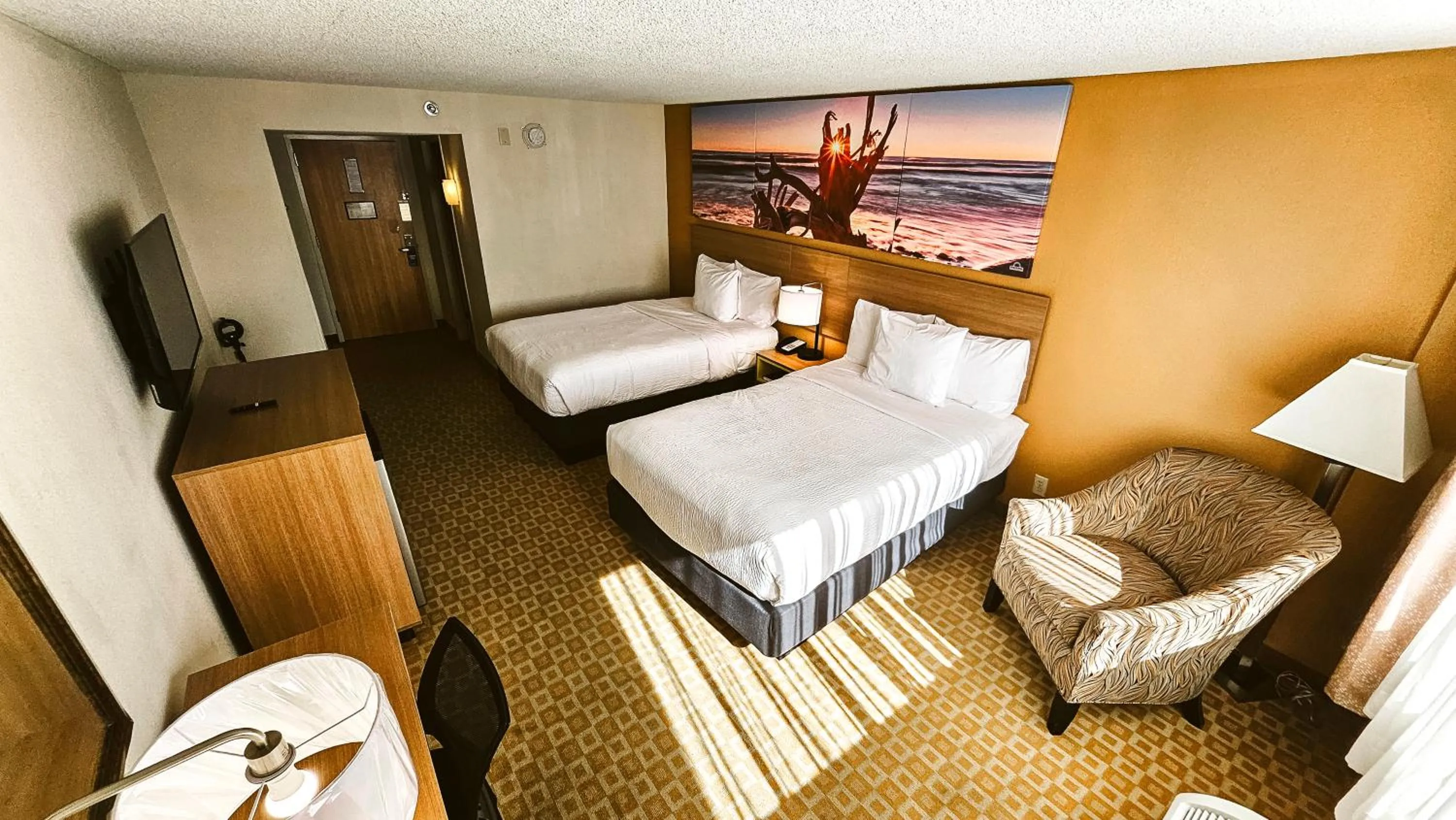 Bed in Days Inn by Wyndham Sherman