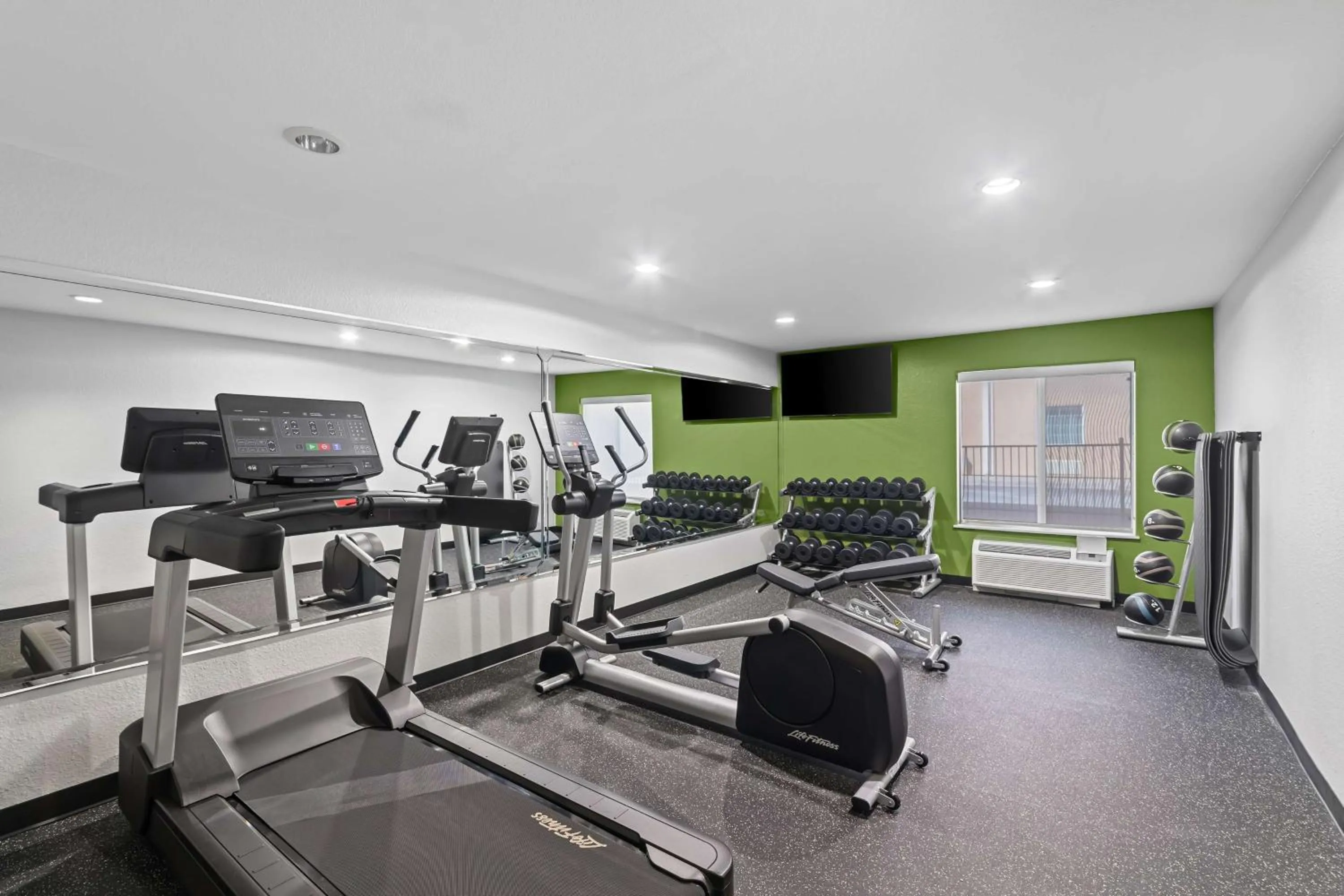 Fitness centre/facilities in Sleep Inn & Suites Near Fort Cavazos