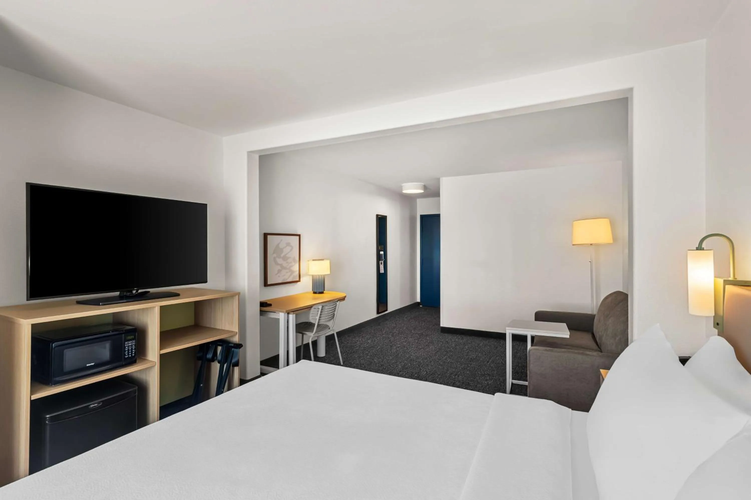 Bed in Sleep Inn & Suites Near Fort Cavazos