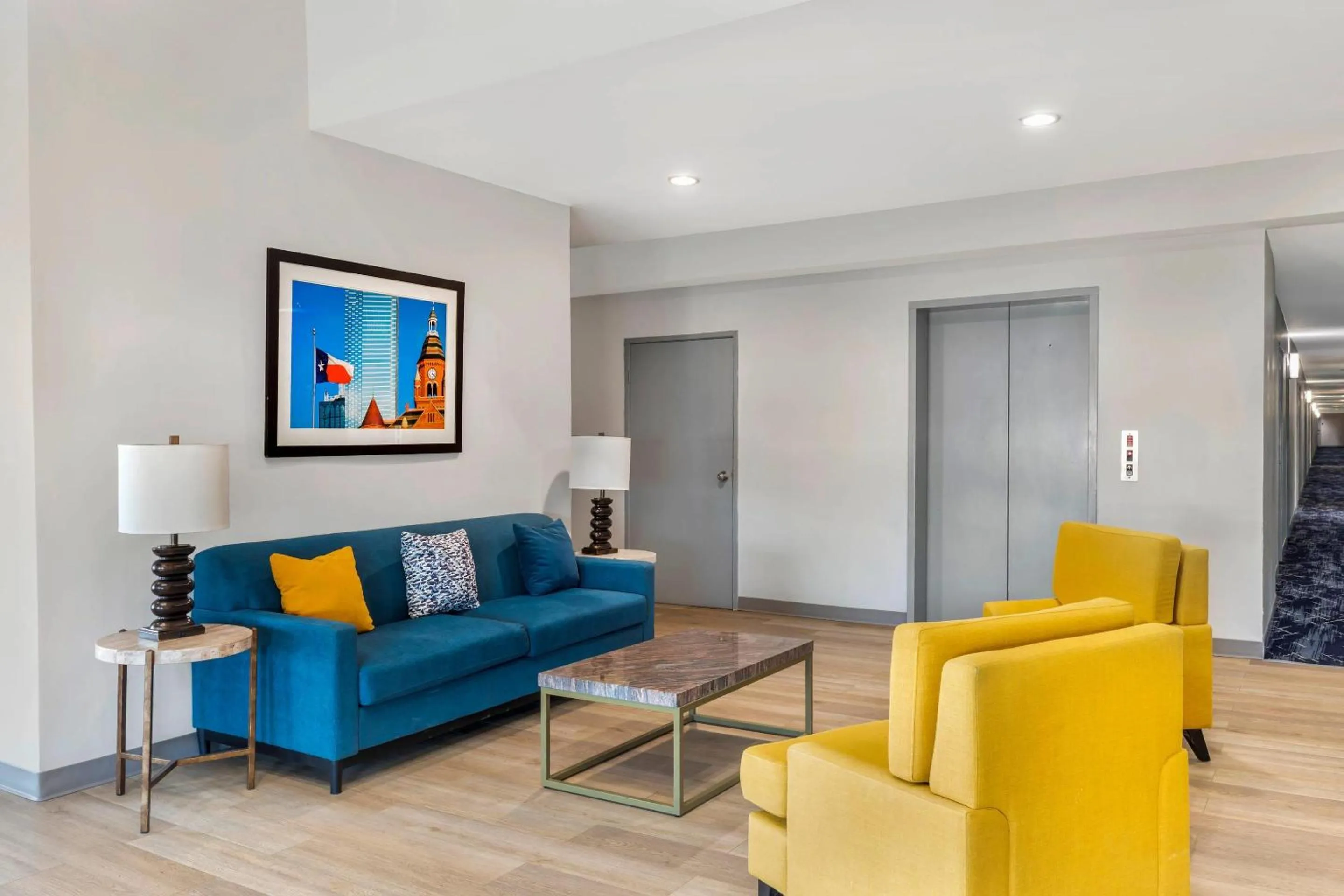 Lobby or reception in Comfort Inn & Suites Red Oak - Dallas Area