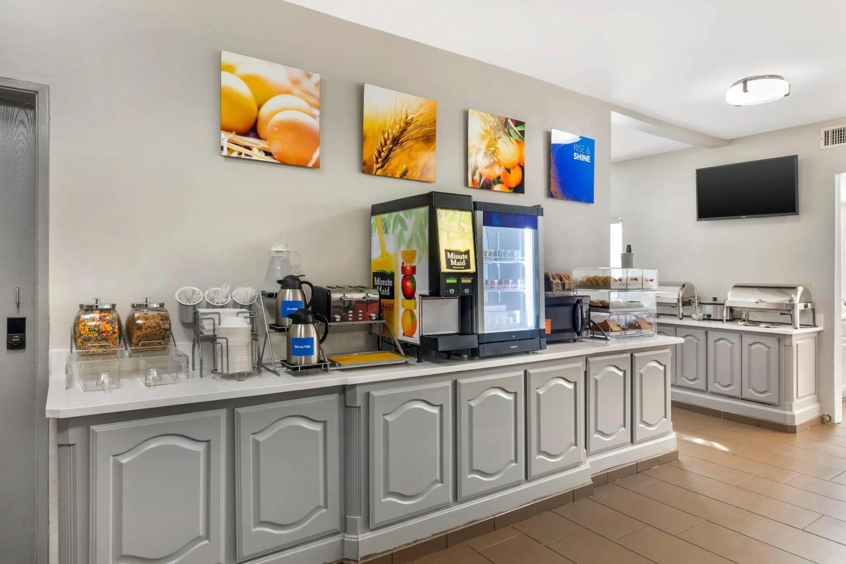Breakfast in Comfort Inn & Suites Red Oak - Dallas Area