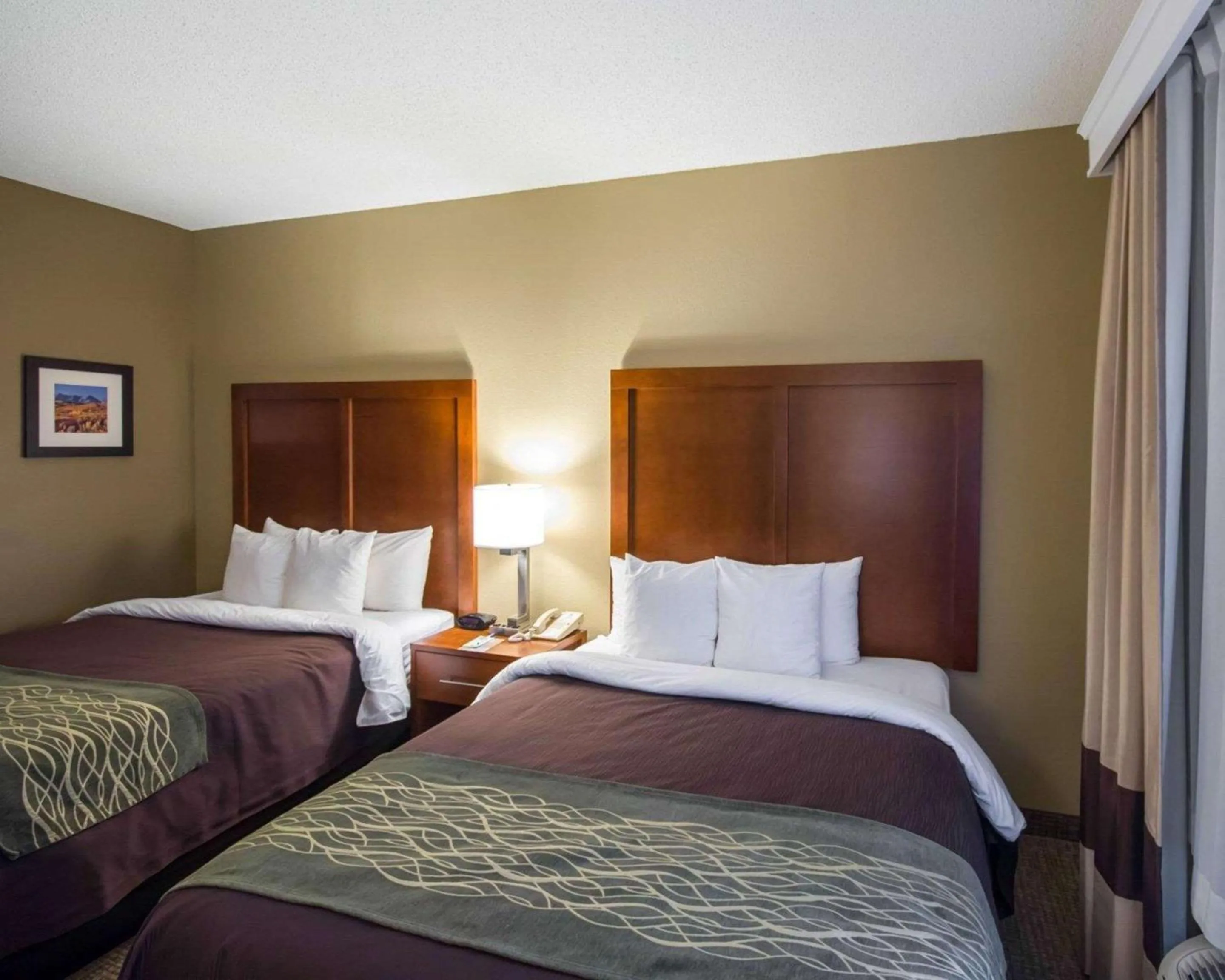 Photo of the whole room, Bed in Comfort Inn & Suites