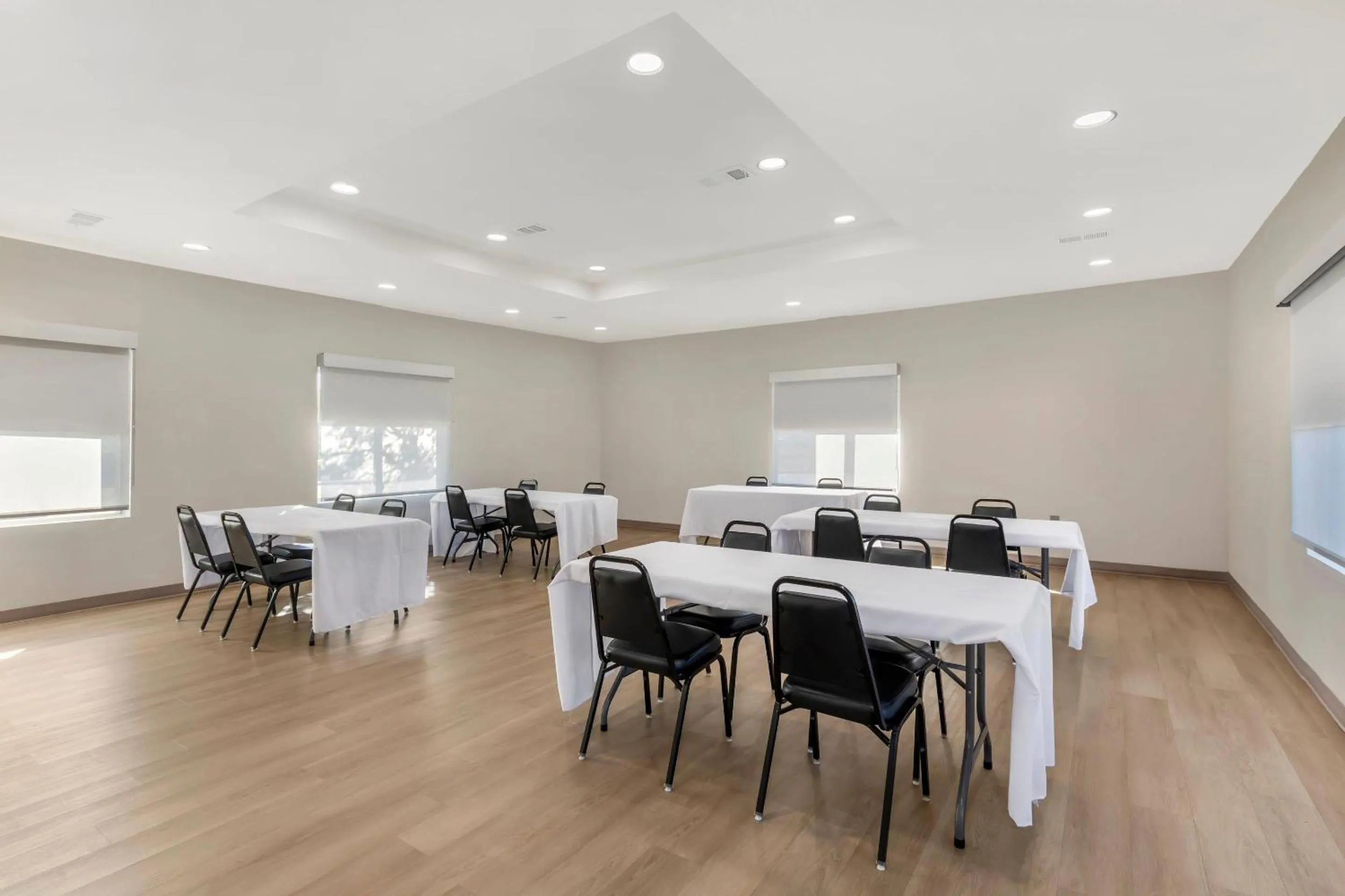 Meeting/conference room in Comfort Inn & Suites Red Oak - Dallas Area