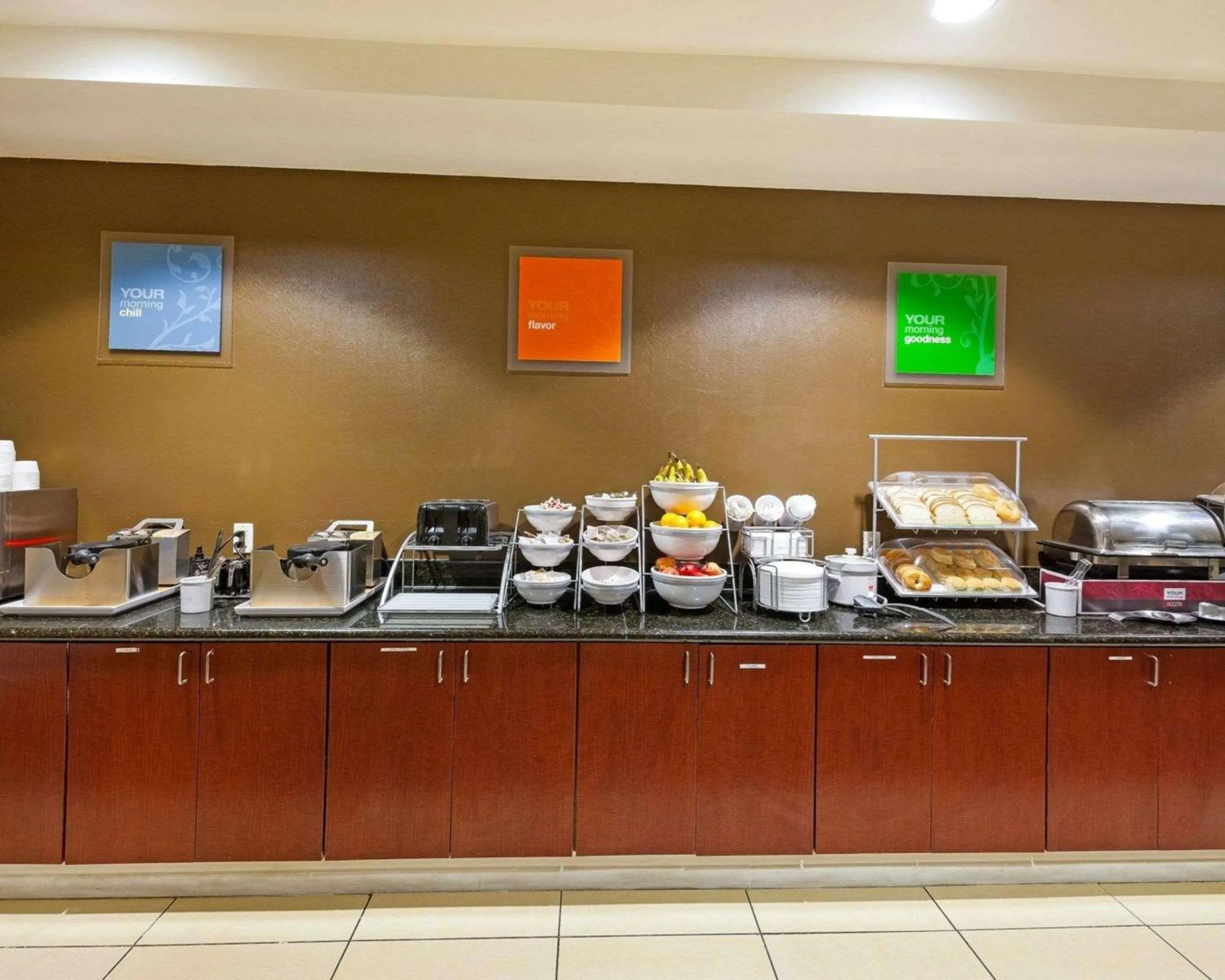 Restaurant/places to eat in Comfort Suites University