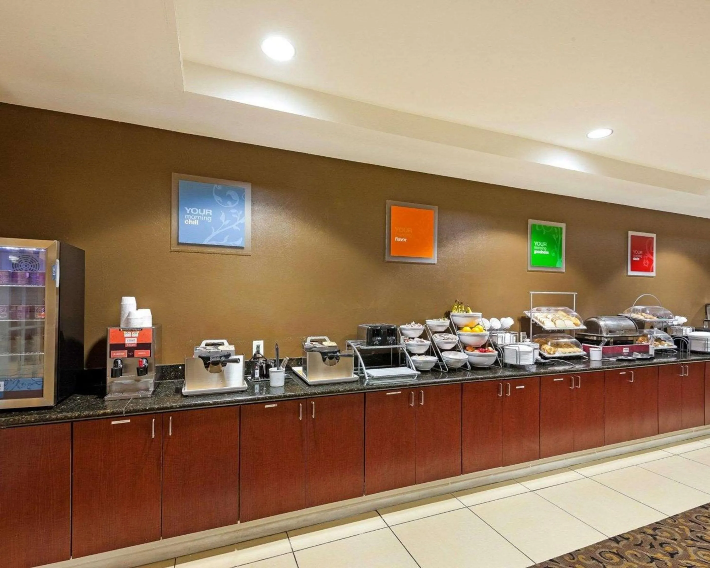 Restaurant/places to eat in Comfort Suites University