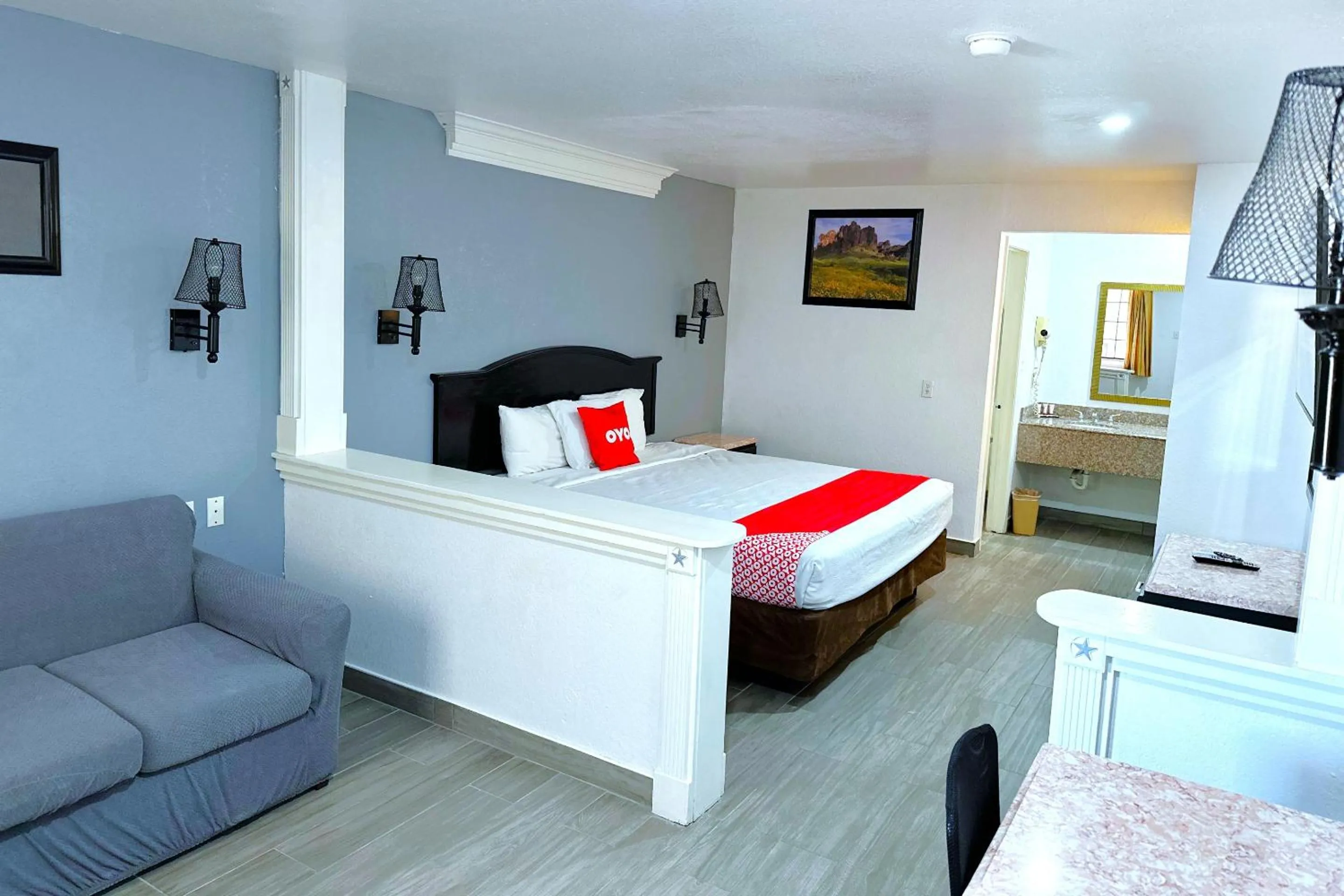 Bedroom, Bed in Three Rivers Executive Inn & Suites By OYO