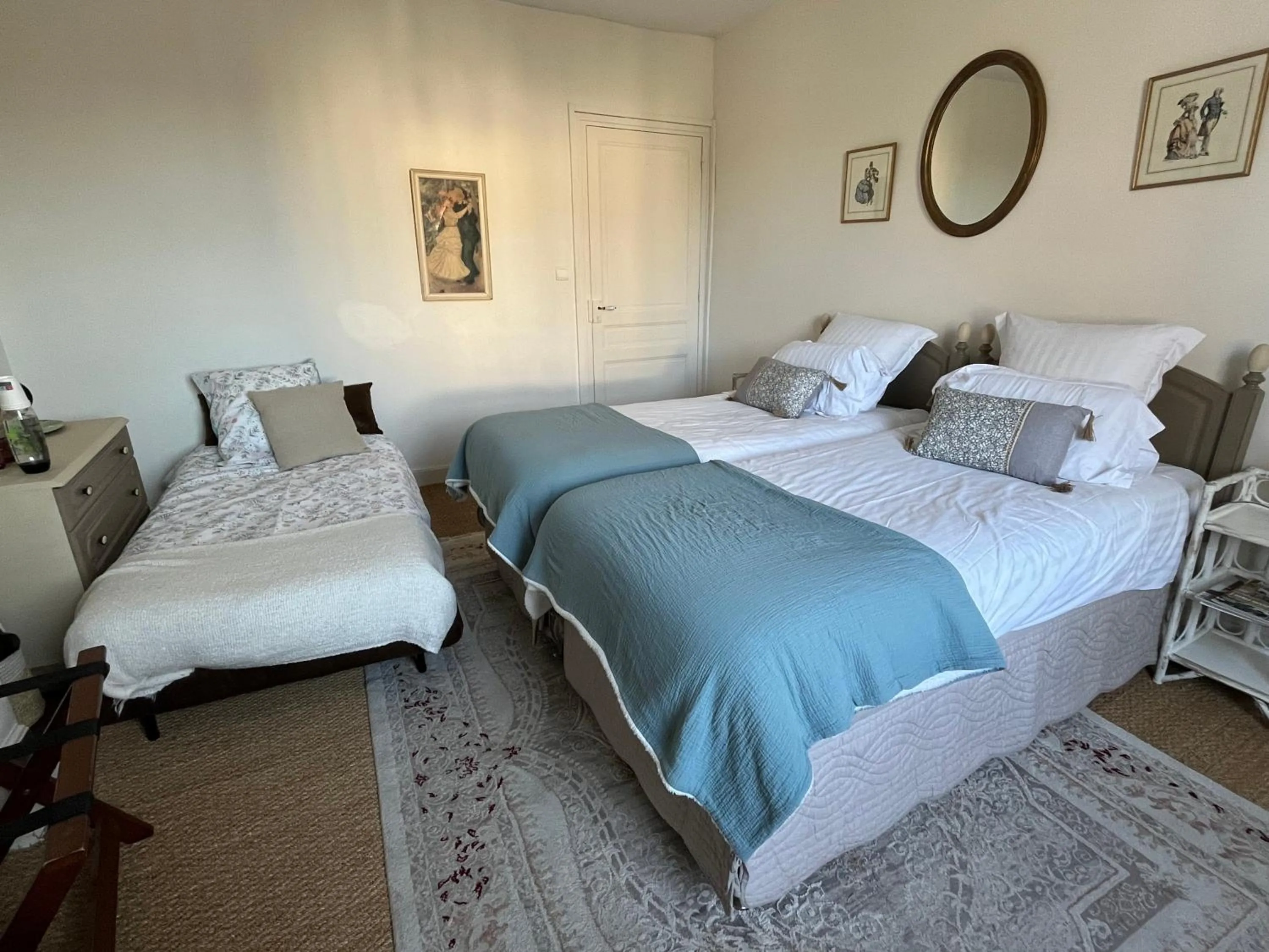 Toilet, Bed in Villa Médicis