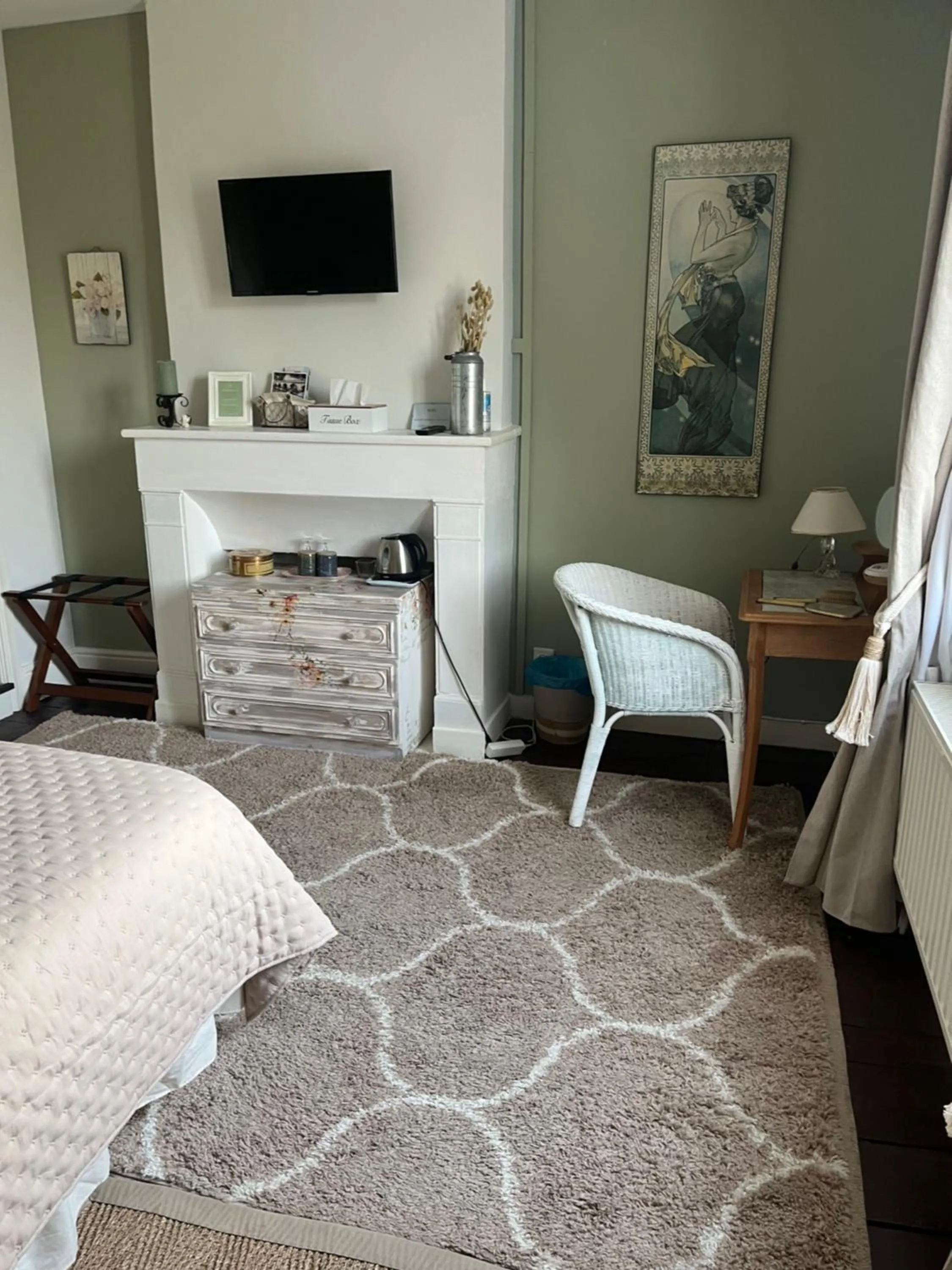 Toilet, Bed in Villa Médicis