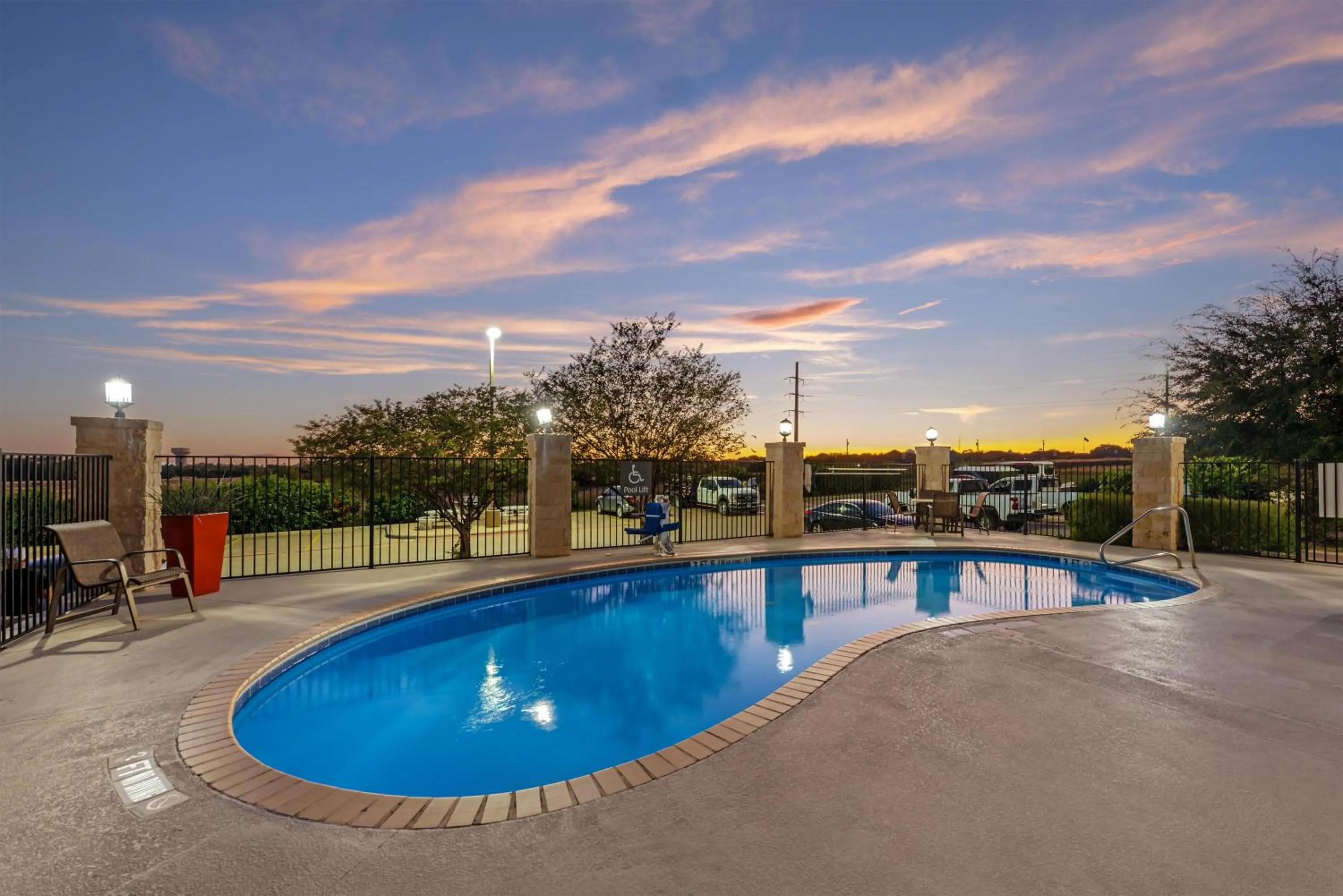Pool view in Best Western Plus Killeen - Fort Cavazos Hotel & Suites