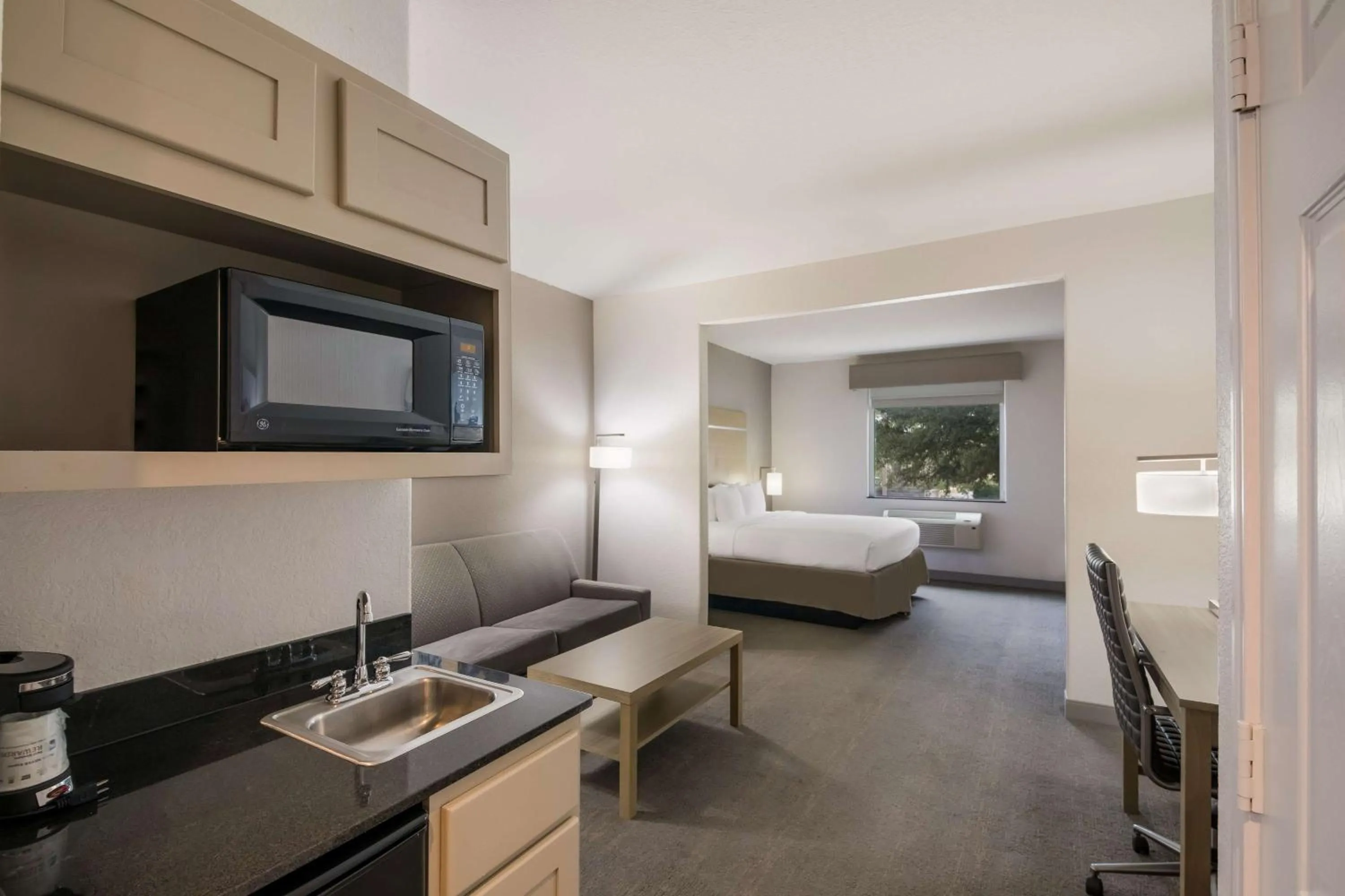 Bedroom, Bed in Best Western Plus Killeen - Fort Cavazos Hotel & Suites