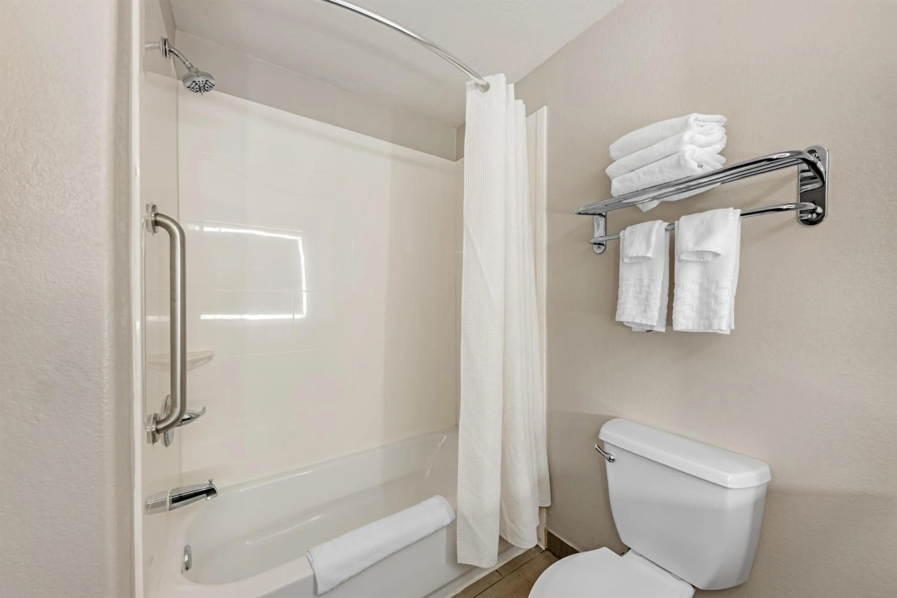 Bathroom in Best Western Plus Killeen - Fort Cavazos Hotel & Suites