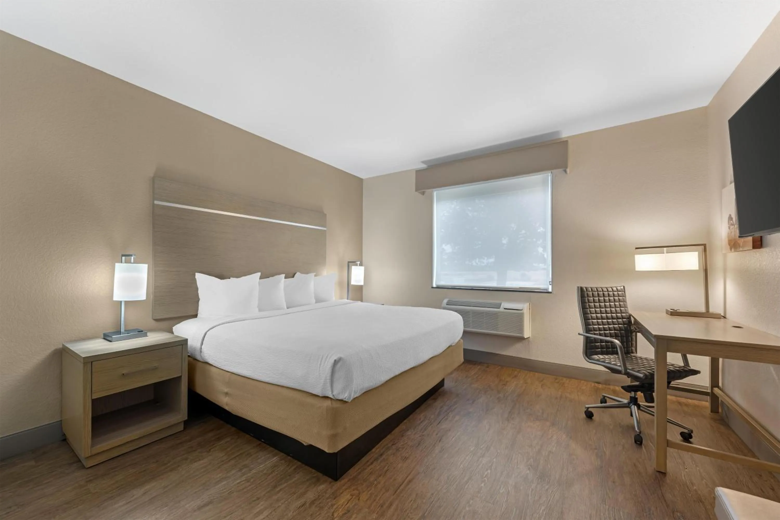 Bedroom, Bed in Best Western Plus Killeen - Fort Cavazos Hotel & Suites